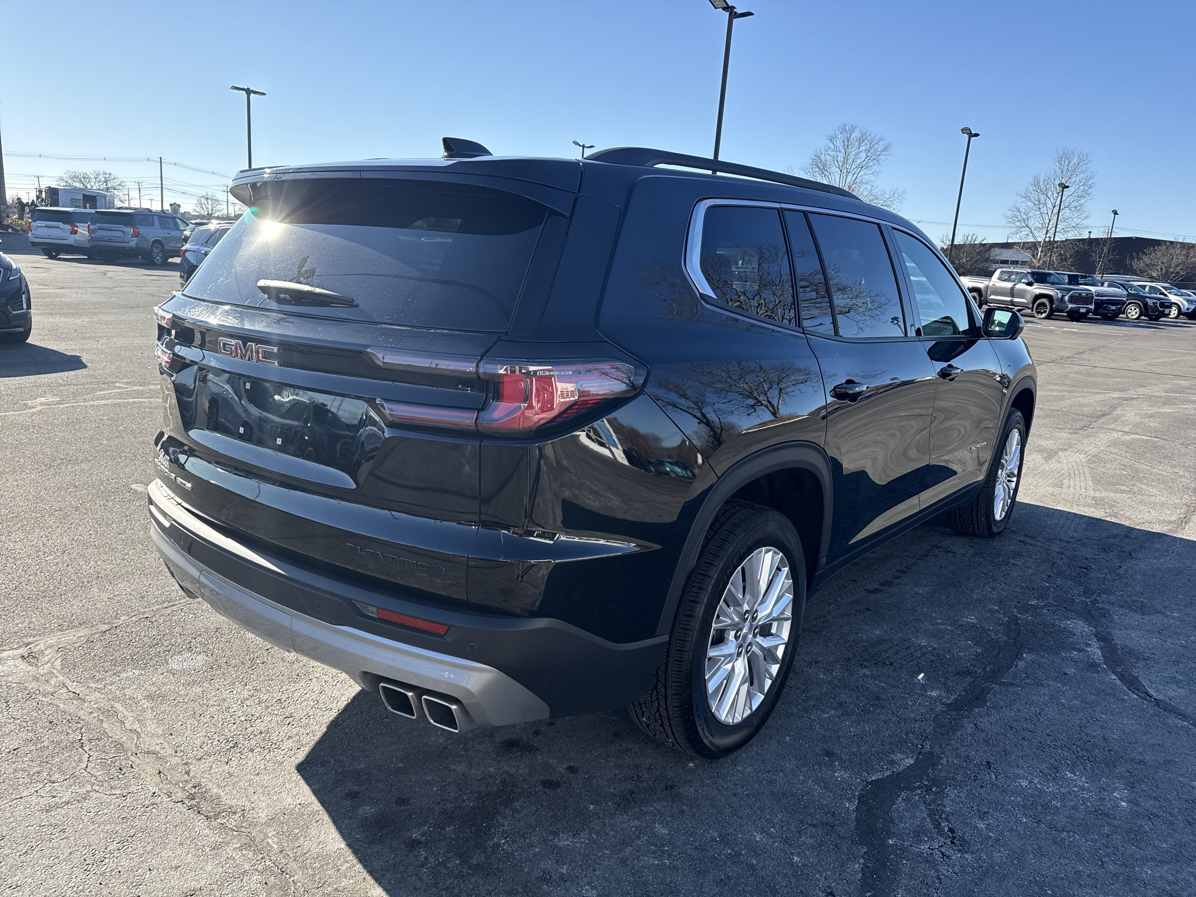 2025 GMC Acadia Elevation