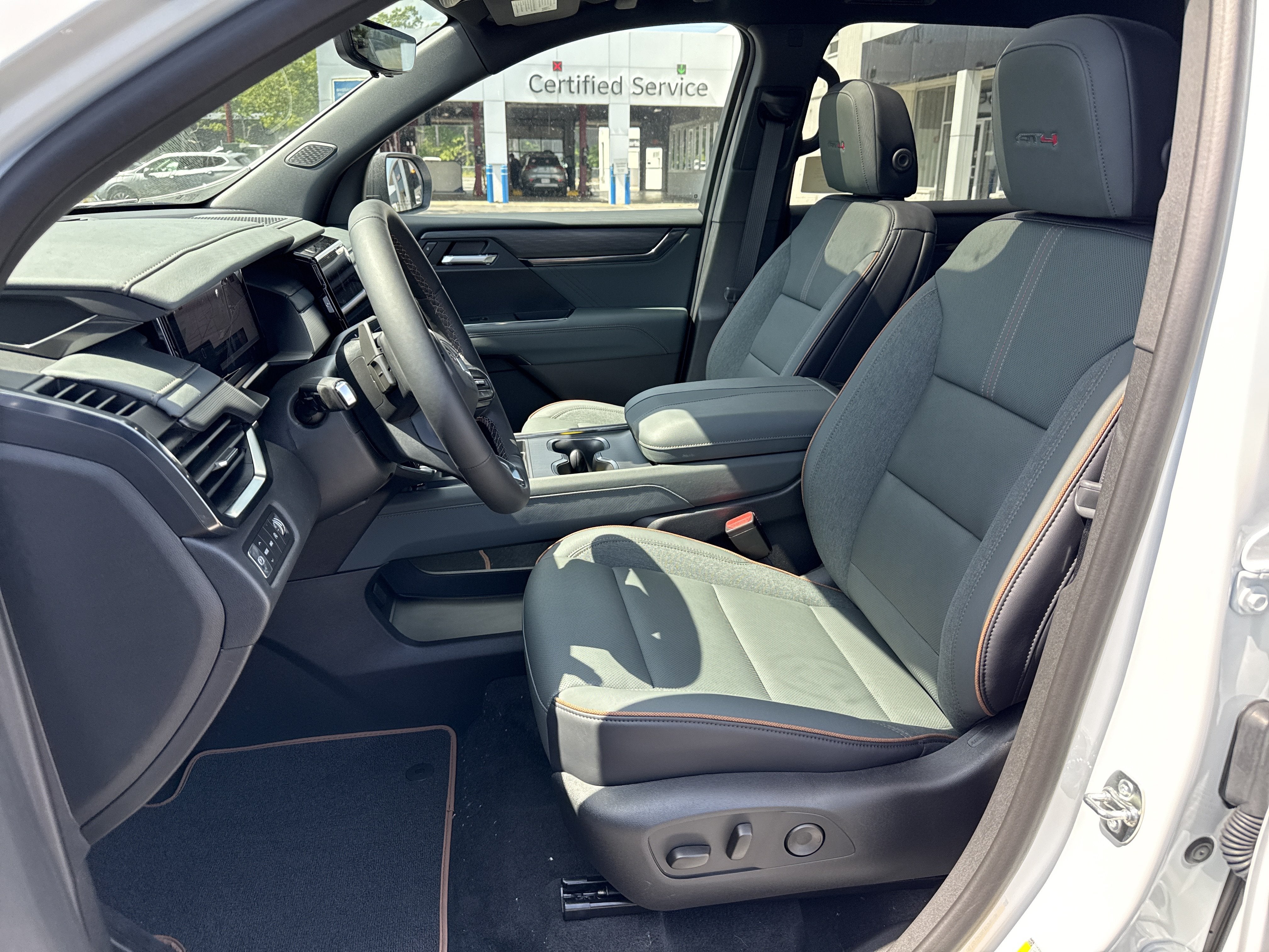 2026 GMC Acadia AT4