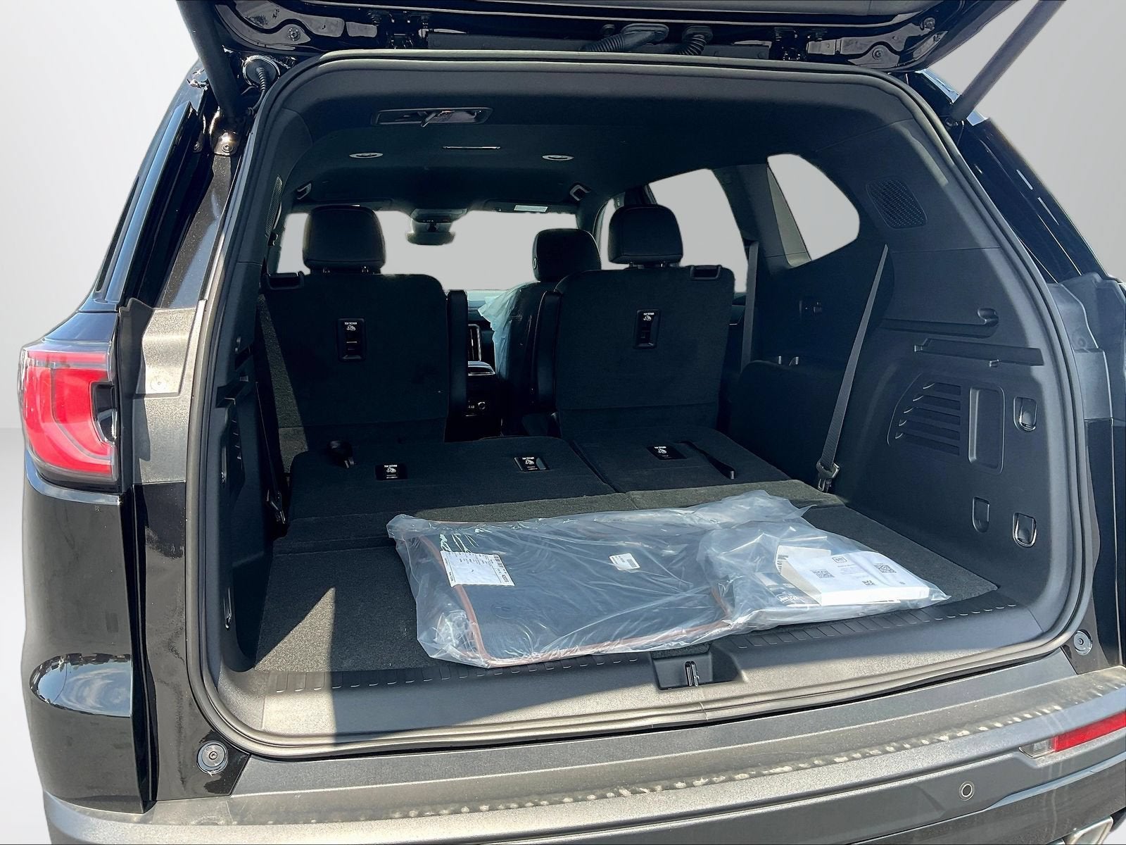 2026 GMC Acadia AT4 - Photo 10