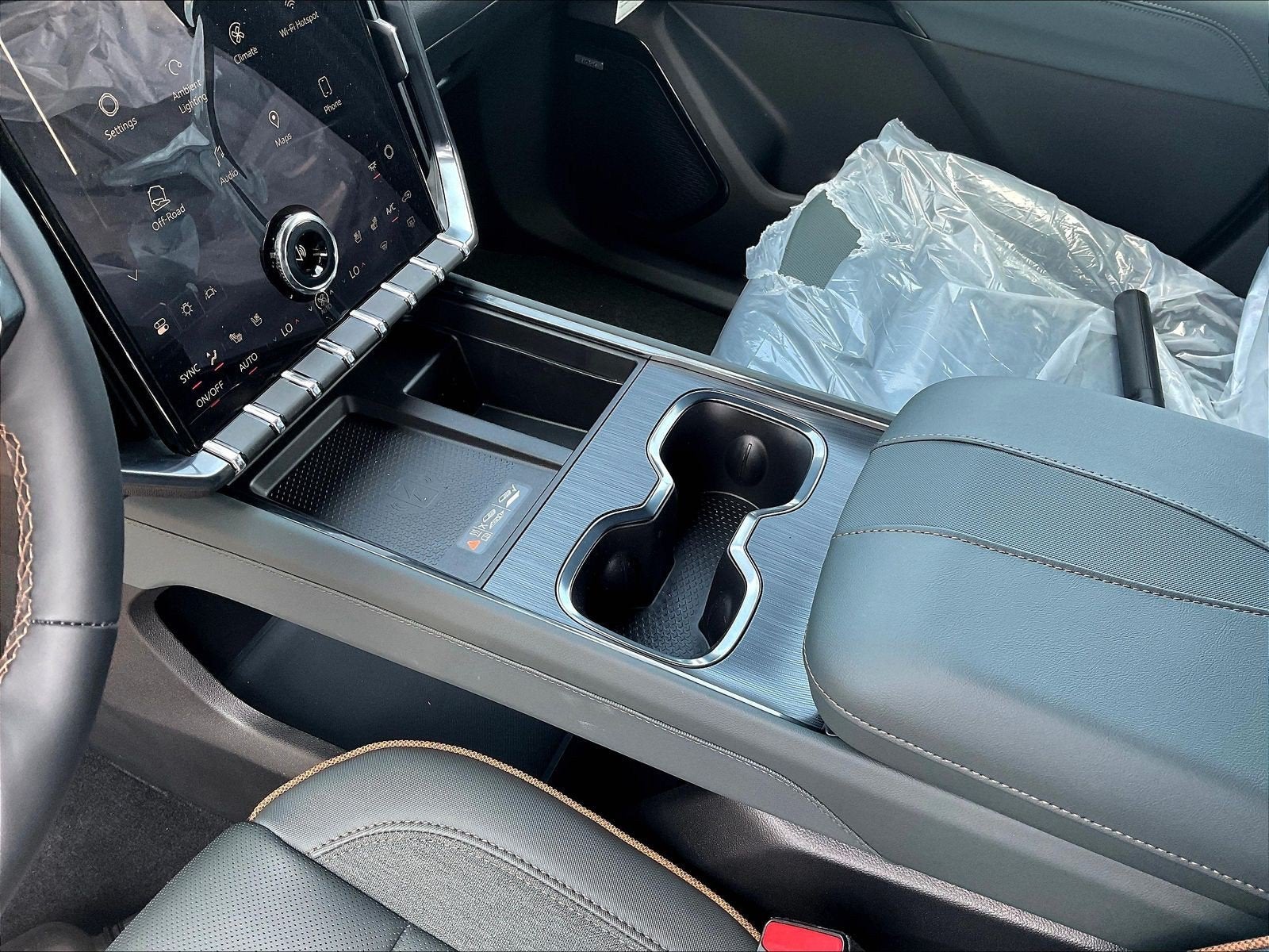 2026 GMC Acadia AT4 - Photo 17