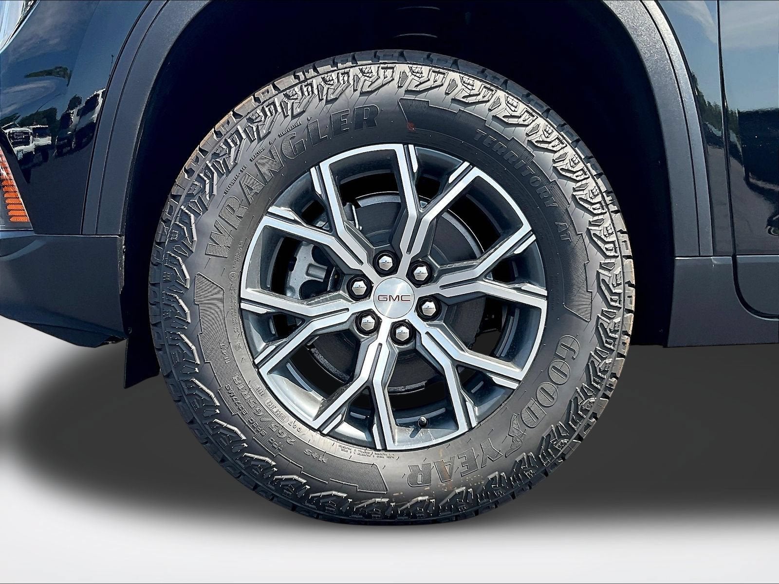2026 GMC Acadia AT4 - Photo 25