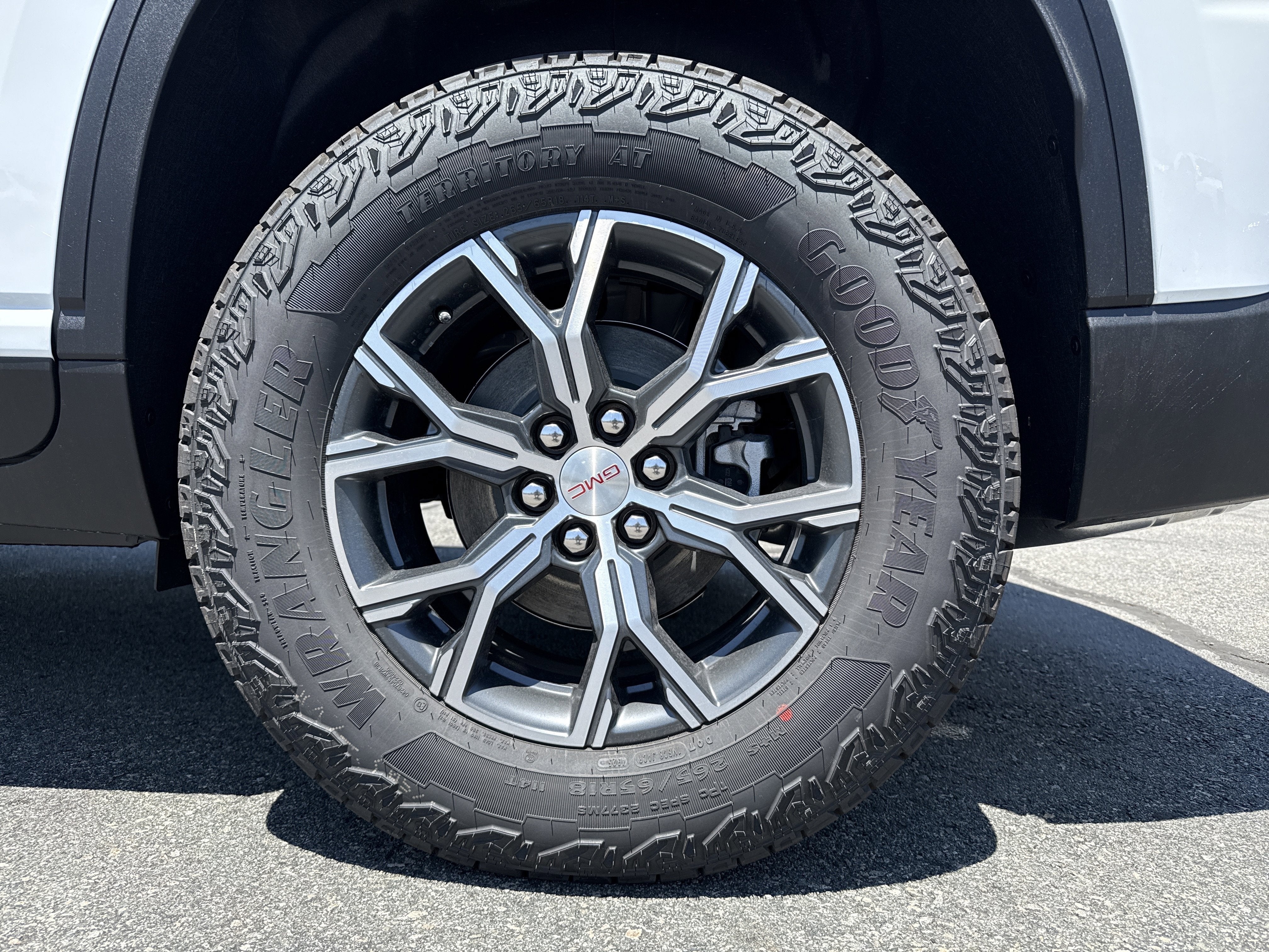 2026 GMC Acadia AT4