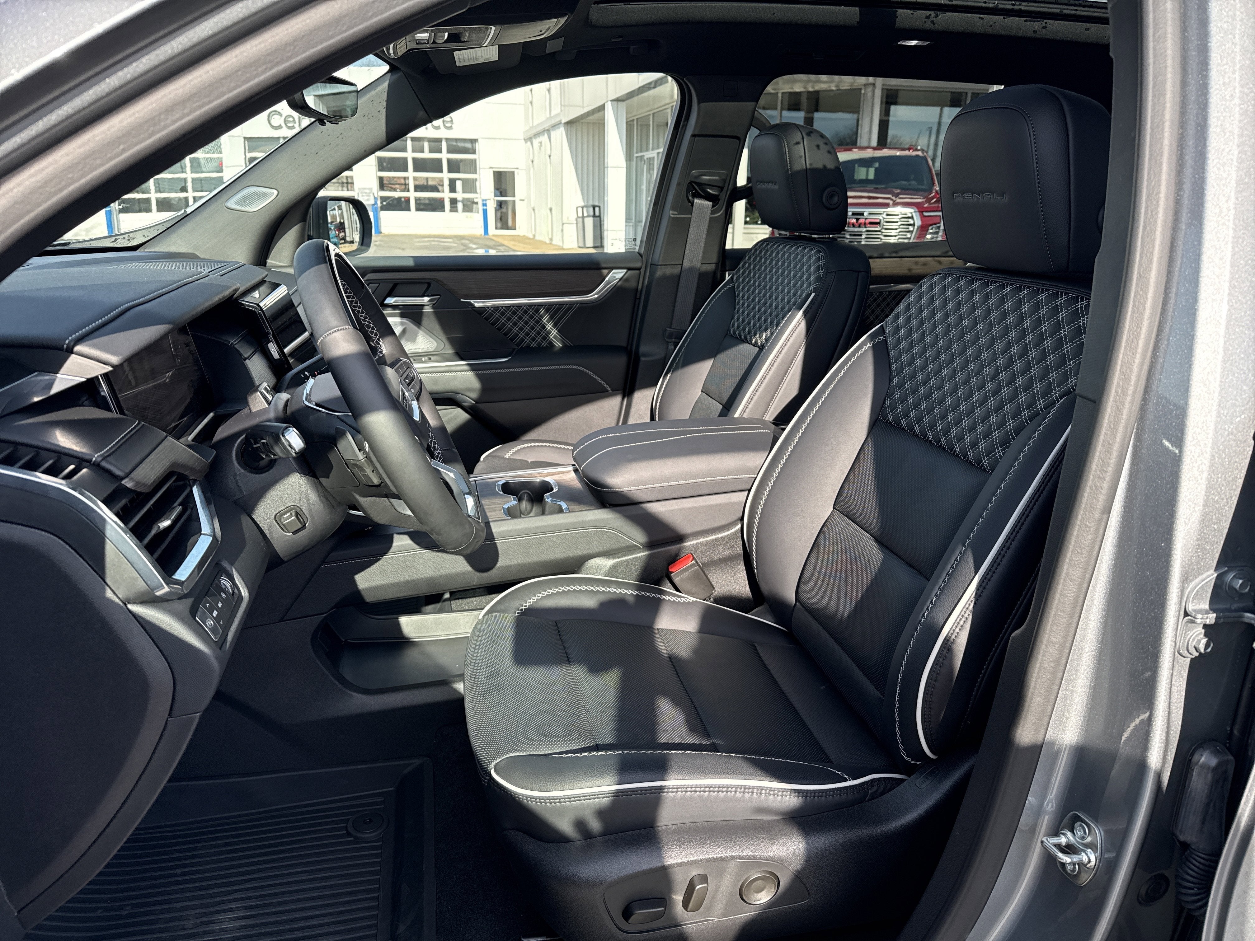 2025 GMC Acadia Denali