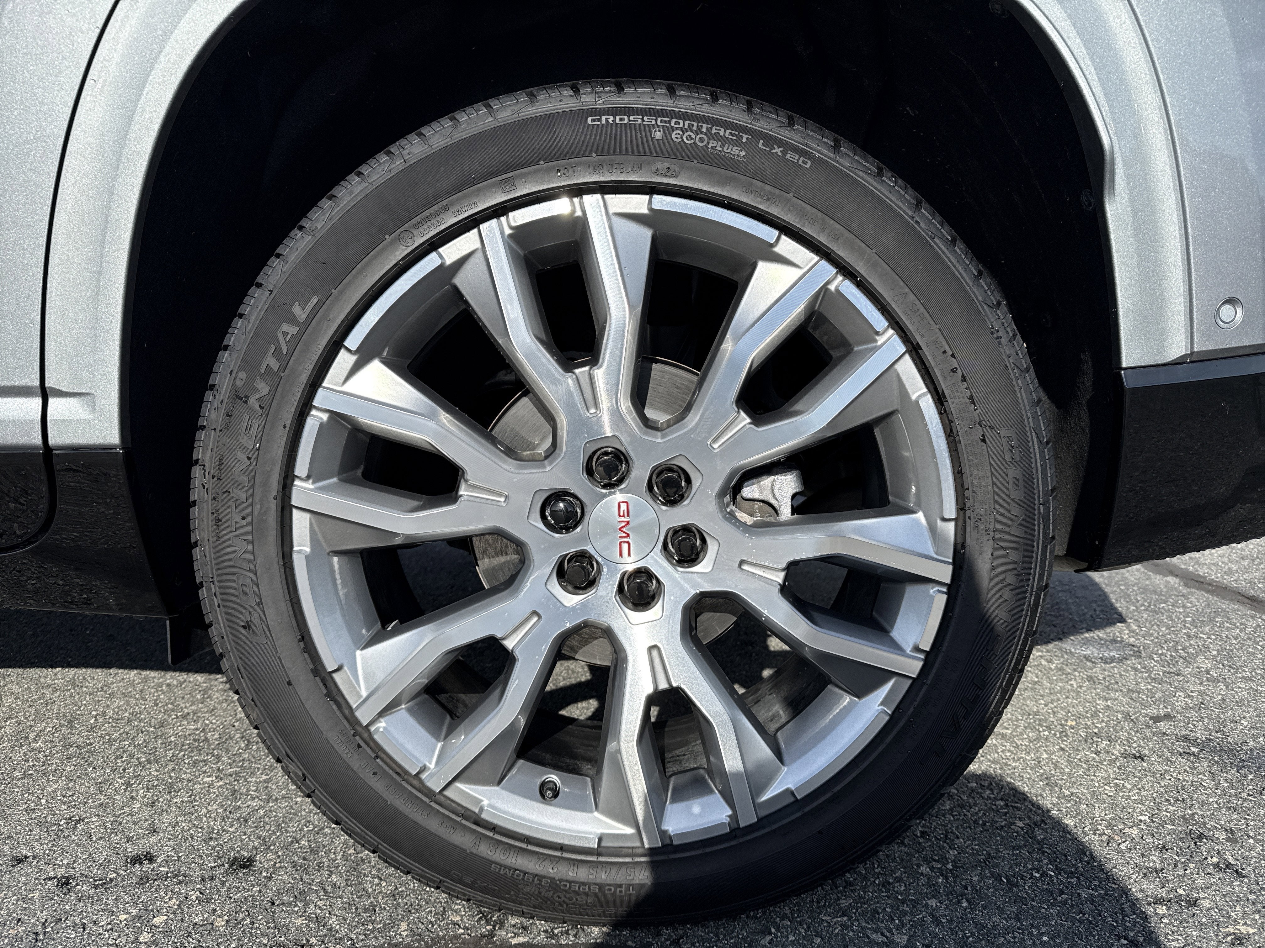 2025 GMC Acadia Denali