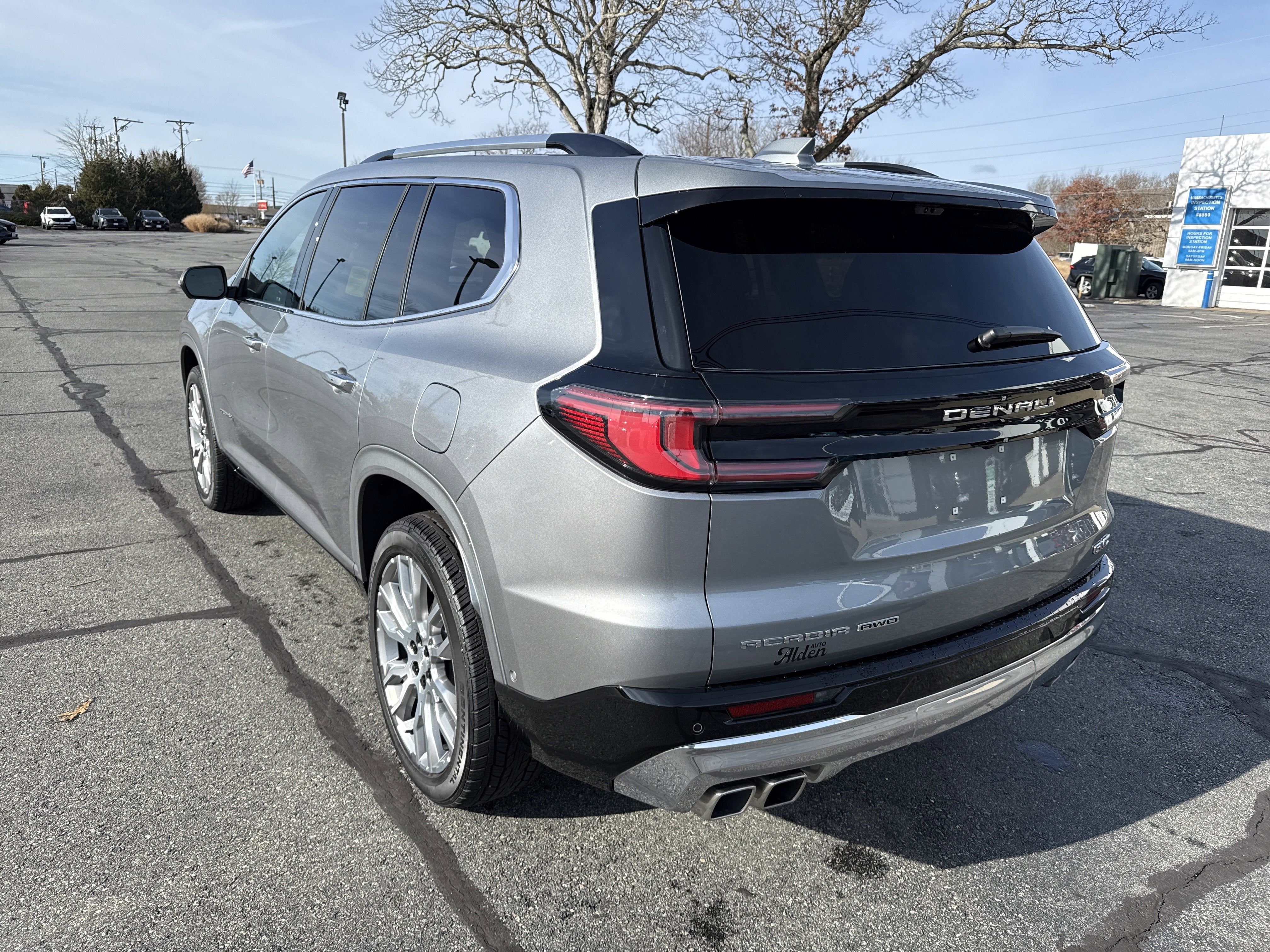 2025 GMC Acadia Denali