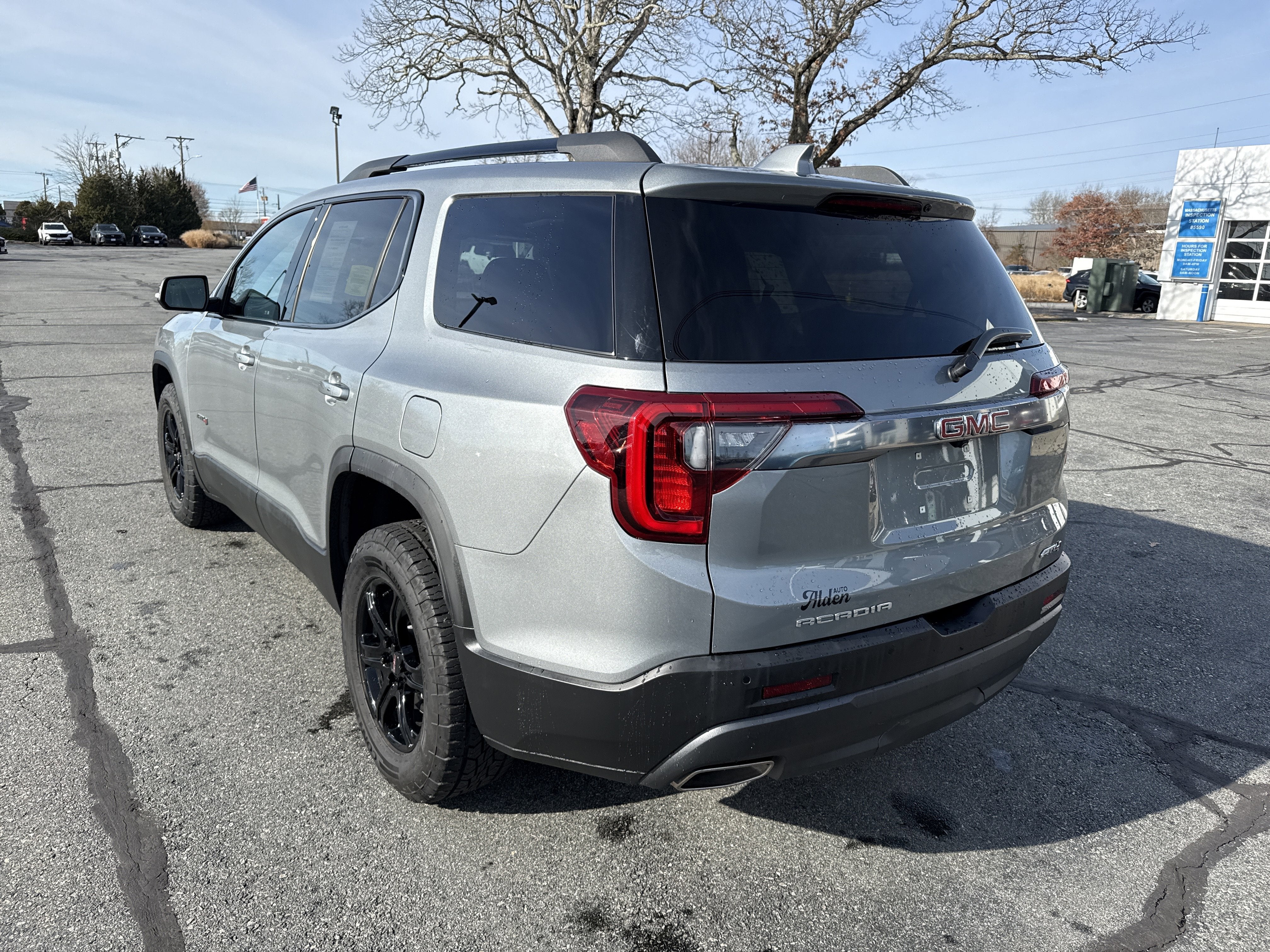 2023 GMC Acadia AT4