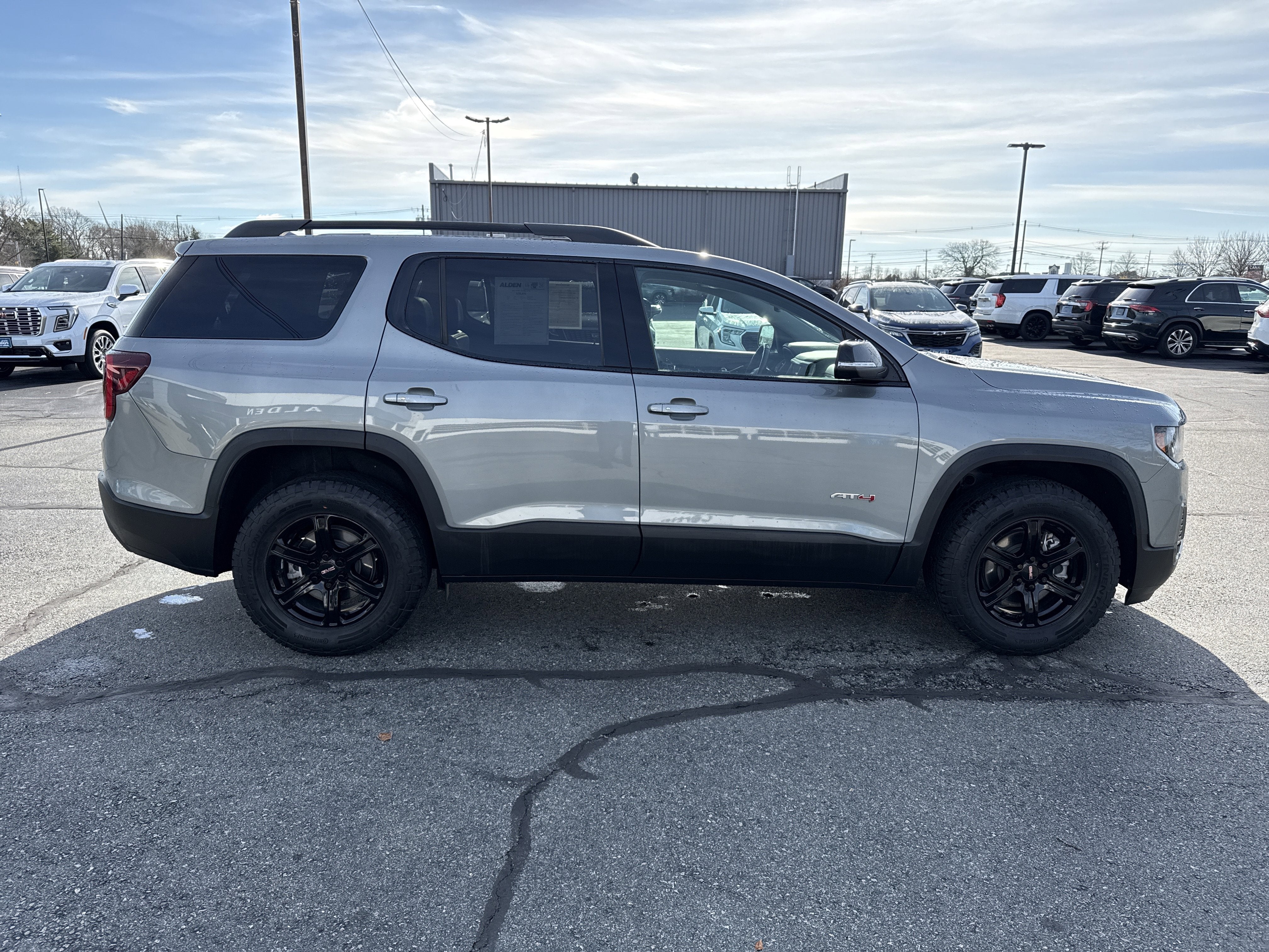 2023 GMC Acadia AT4