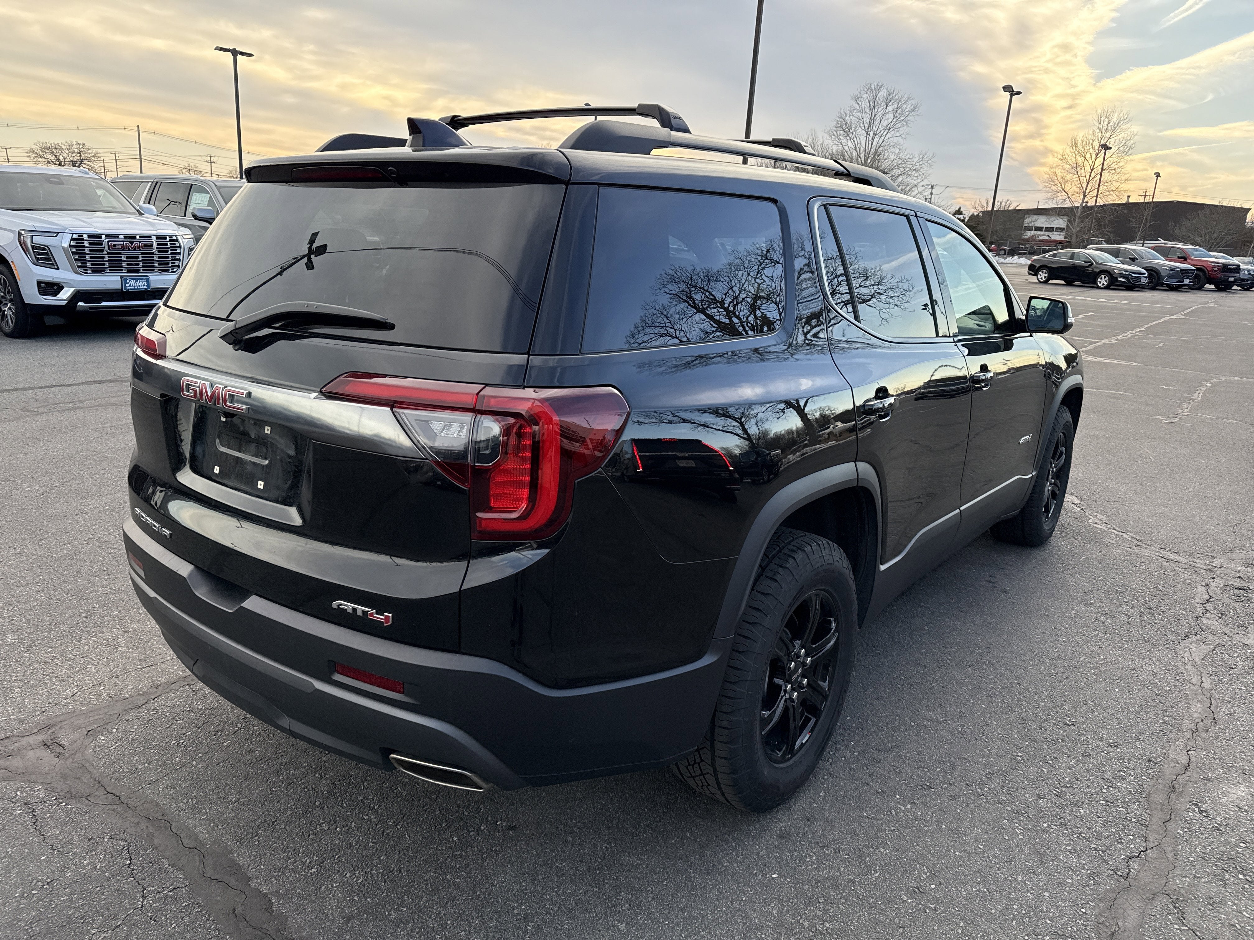2023 GMC Acadia AT4