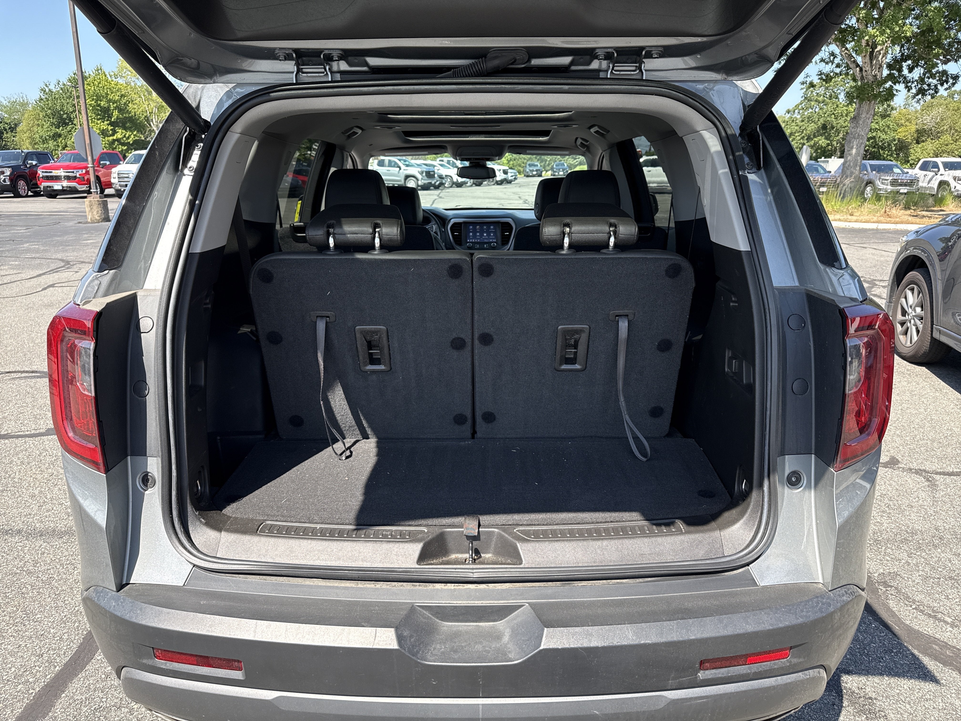 2023 GMC Acadia AT4