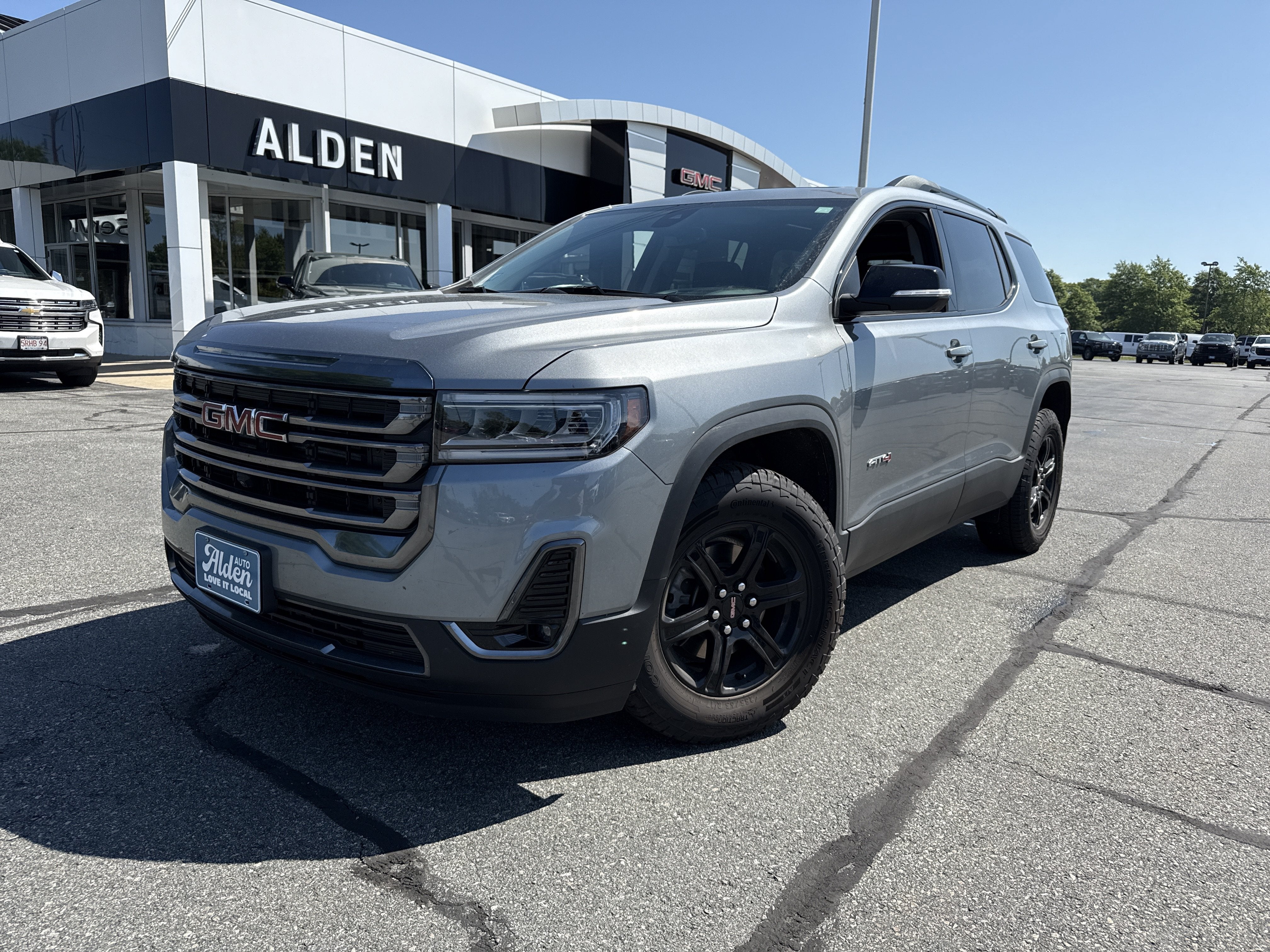 2023 GMC Acadia AT4