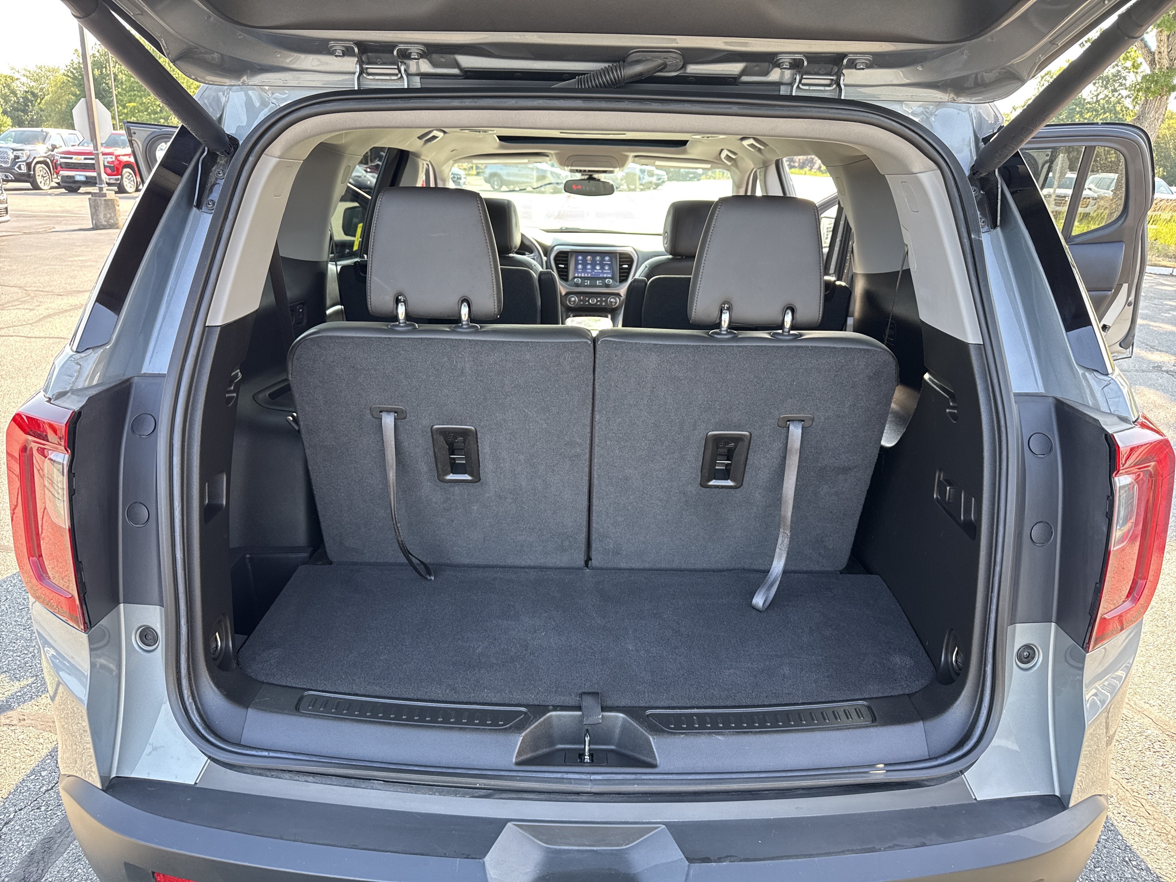 2023 GMC Acadia AT4