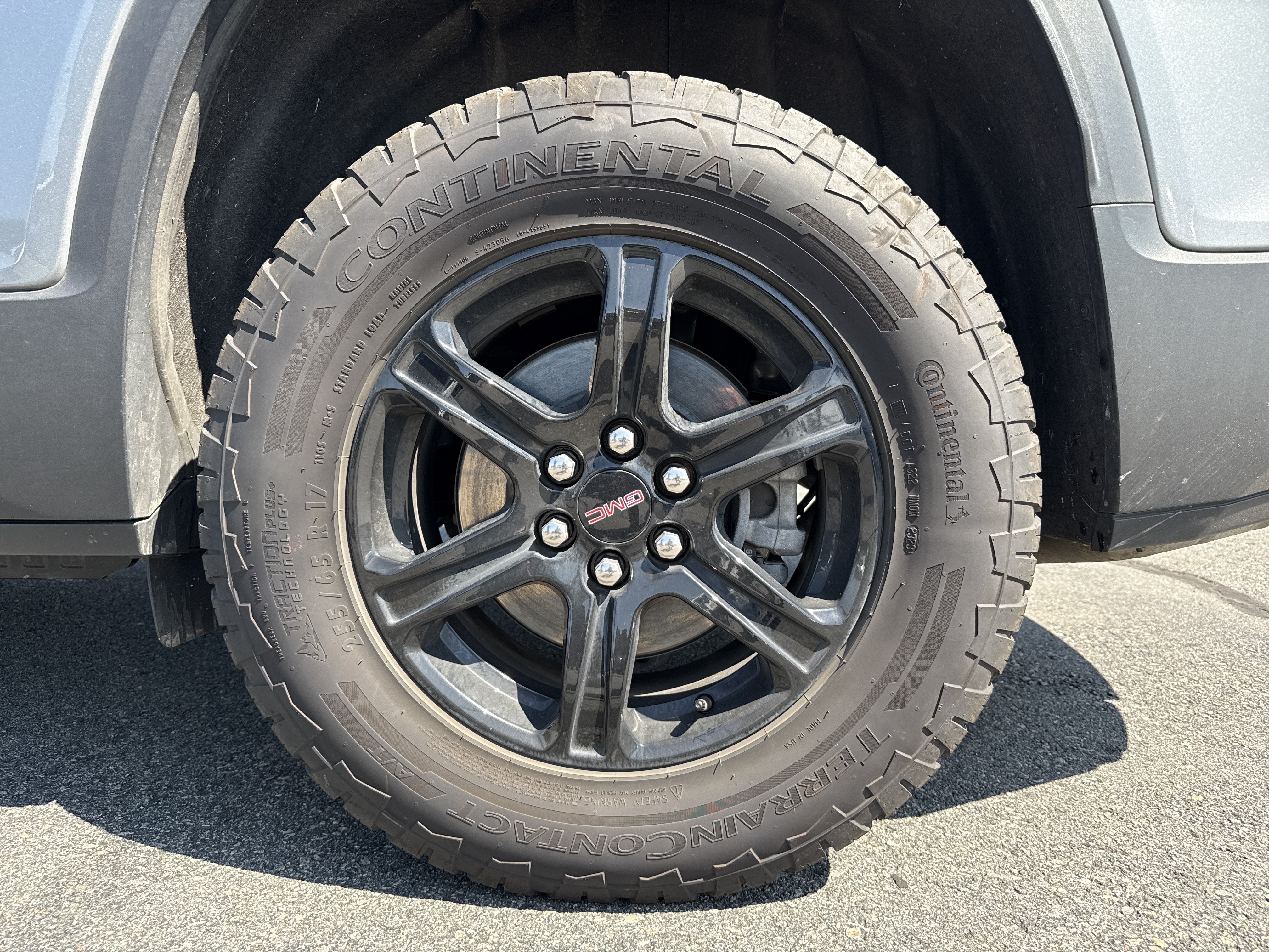2023 GMC Acadia AT4