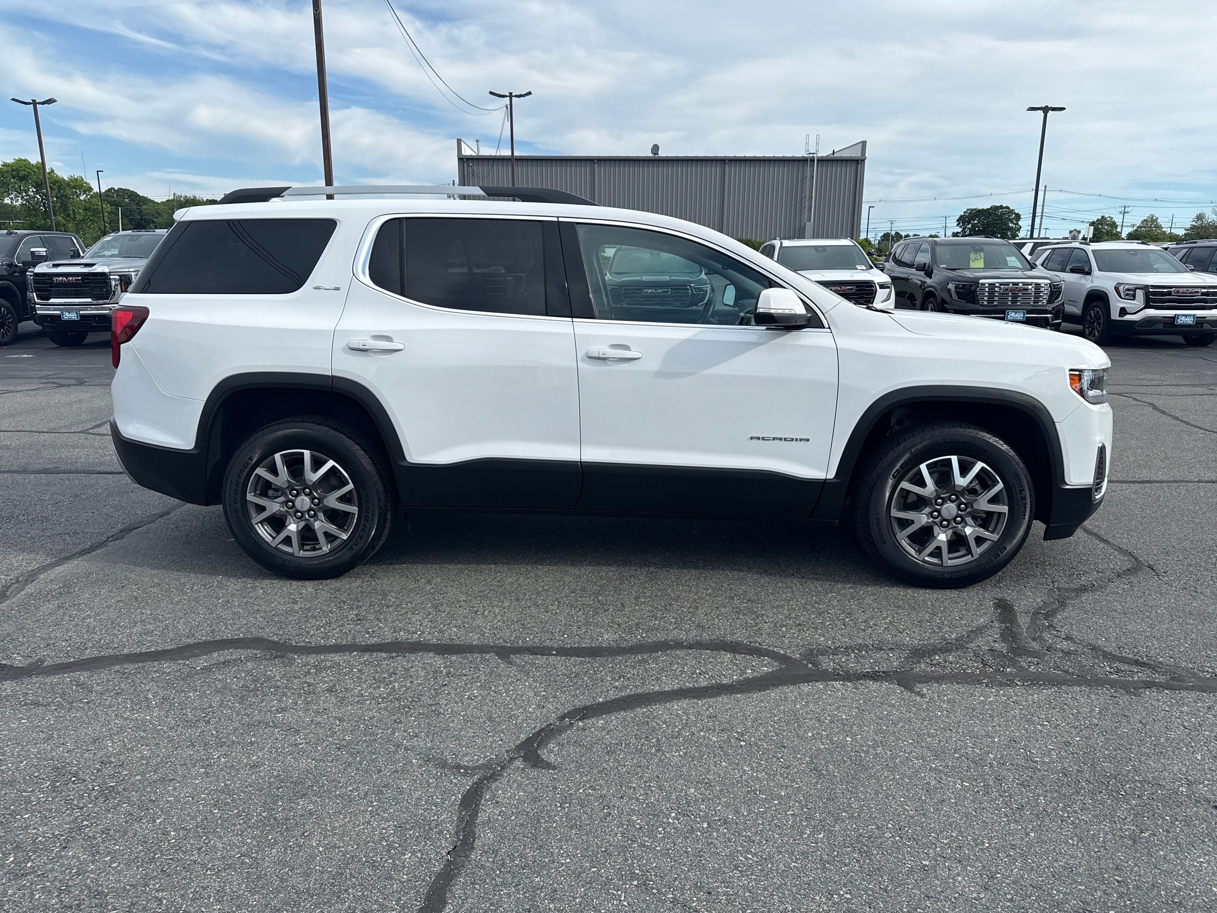 2023 GMC Acadia SLE