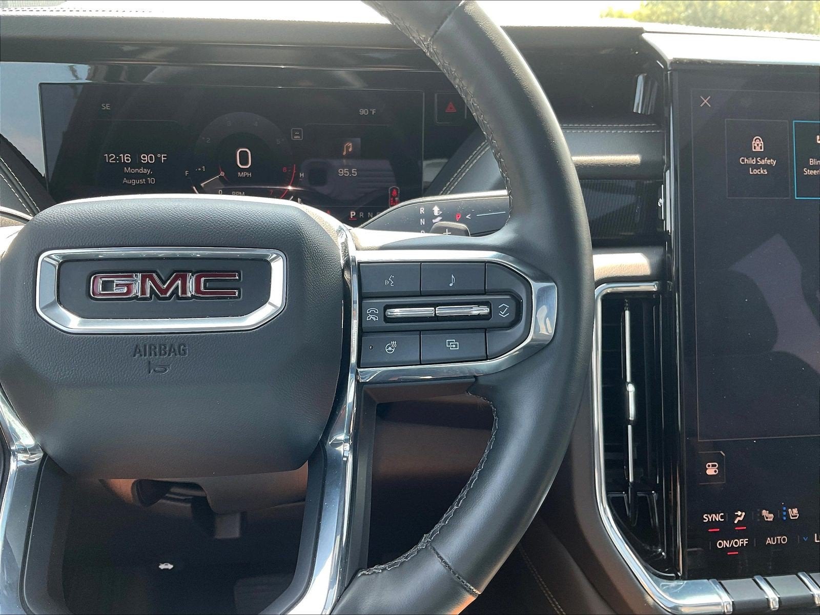 2025 GMC Yukon Elevation