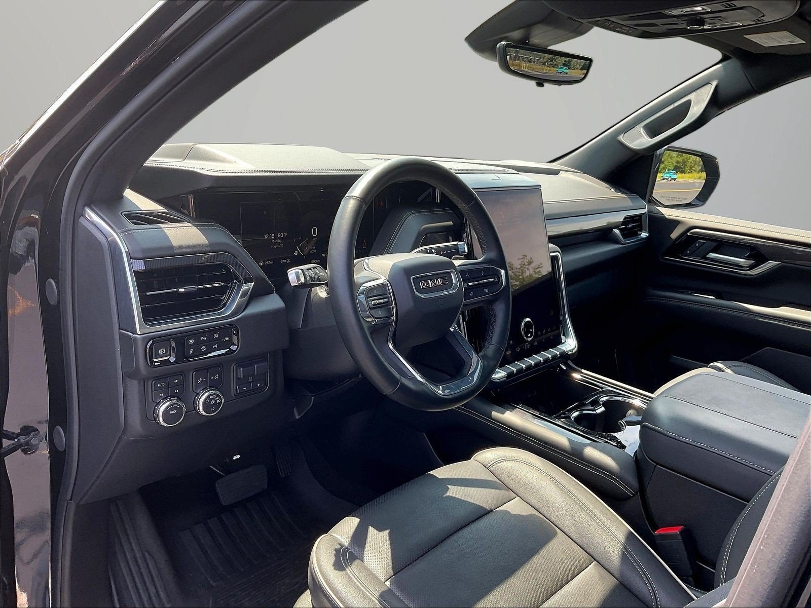 2025 GMC Yukon Elevation