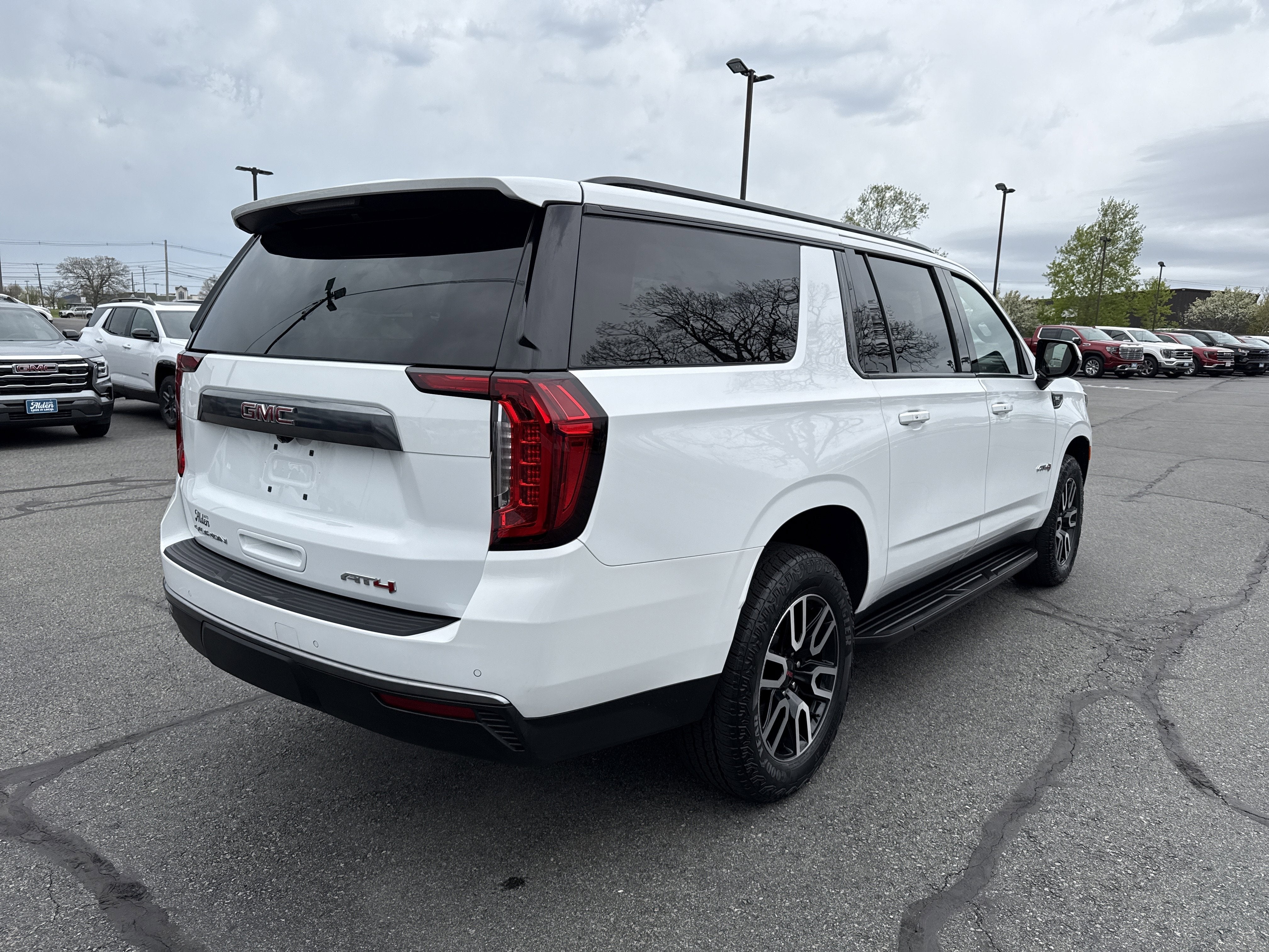 2023 GMC Yukon XL AT4
