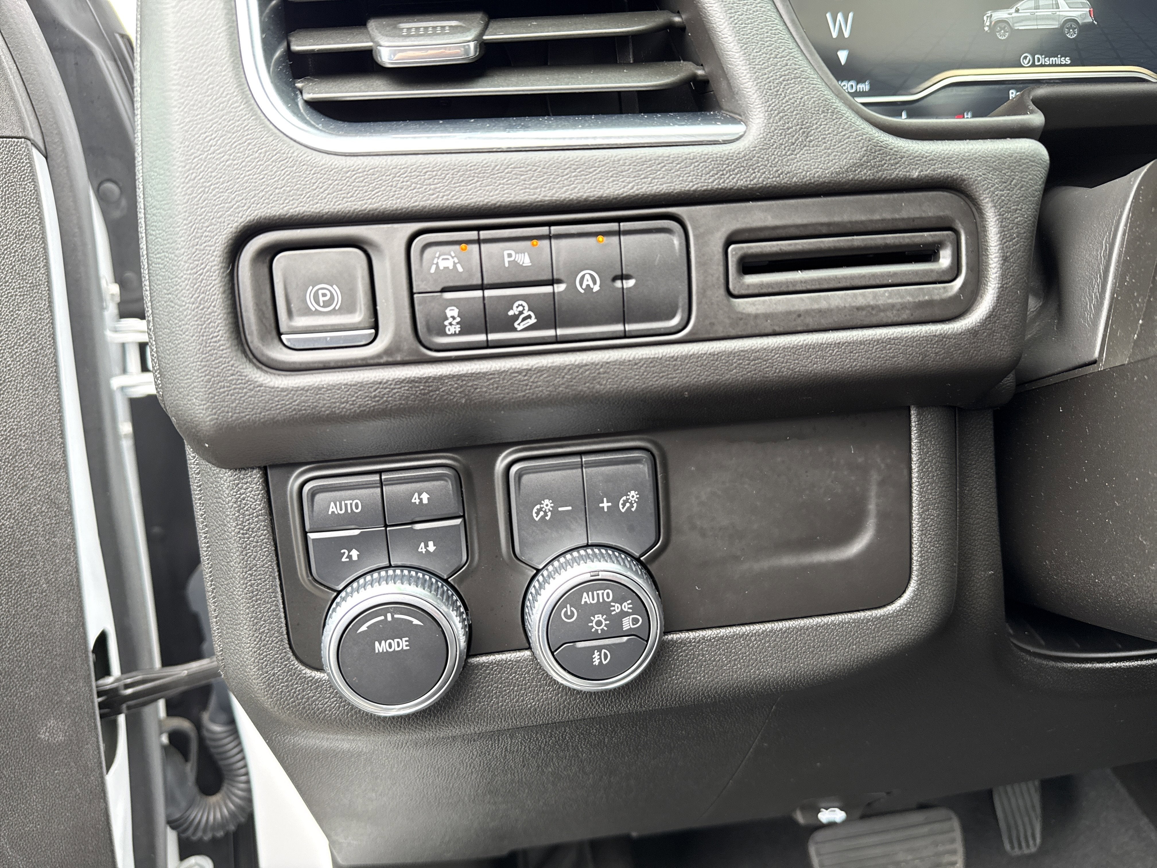 2023 GMC Yukon XL AT4