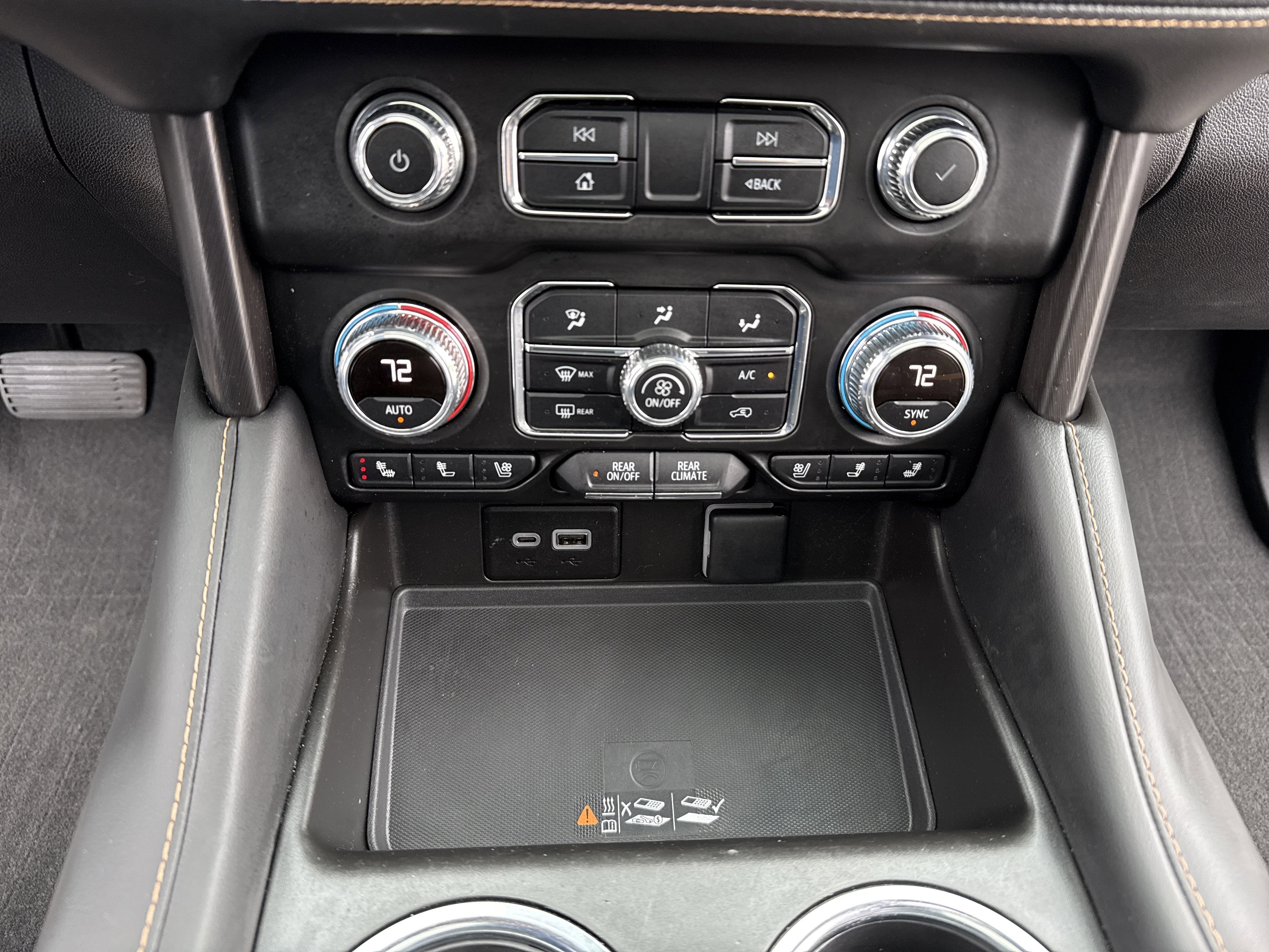 2023 GMC Yukon XL AT4