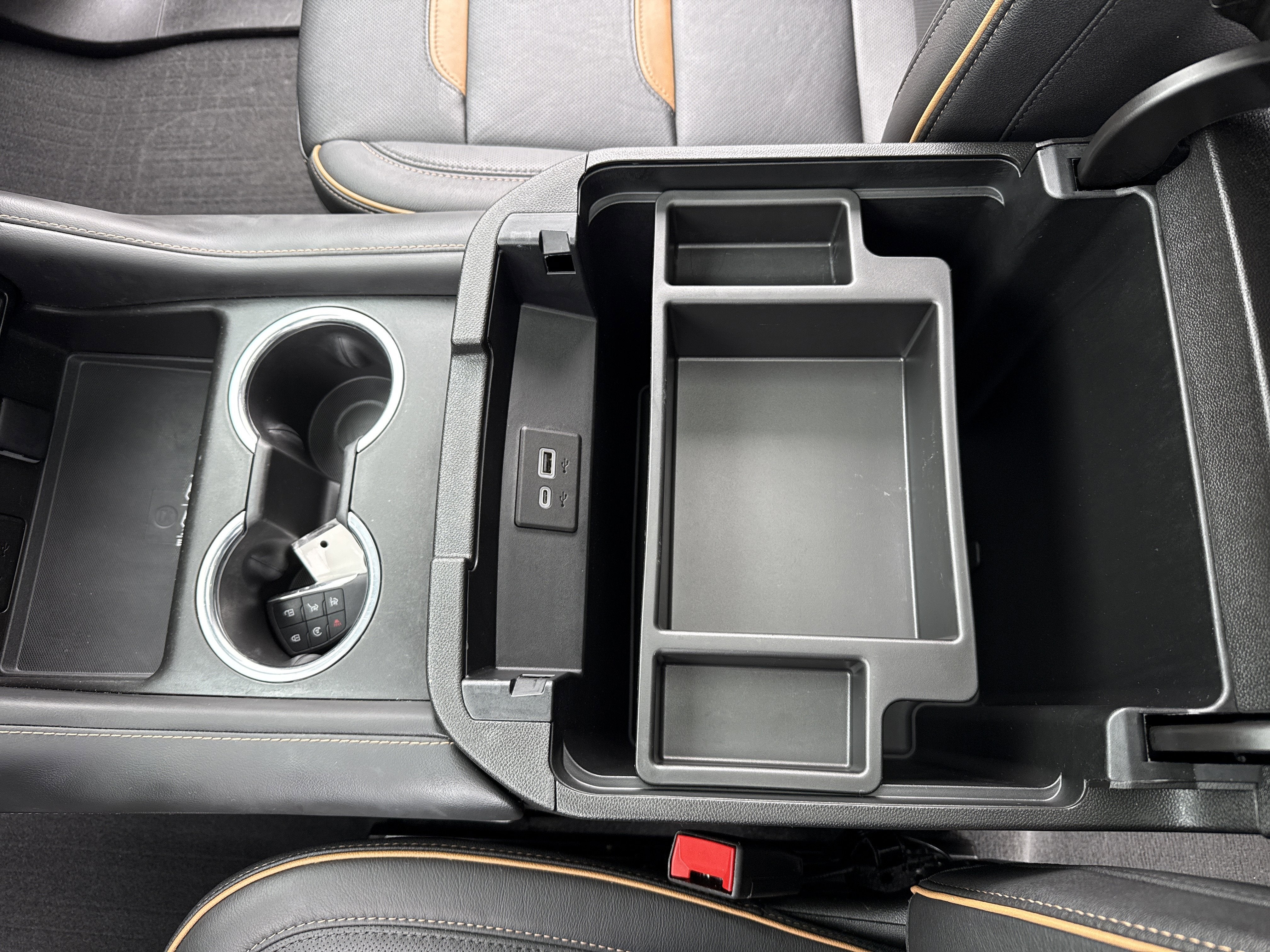 2023 GMC Yukon XL AT4