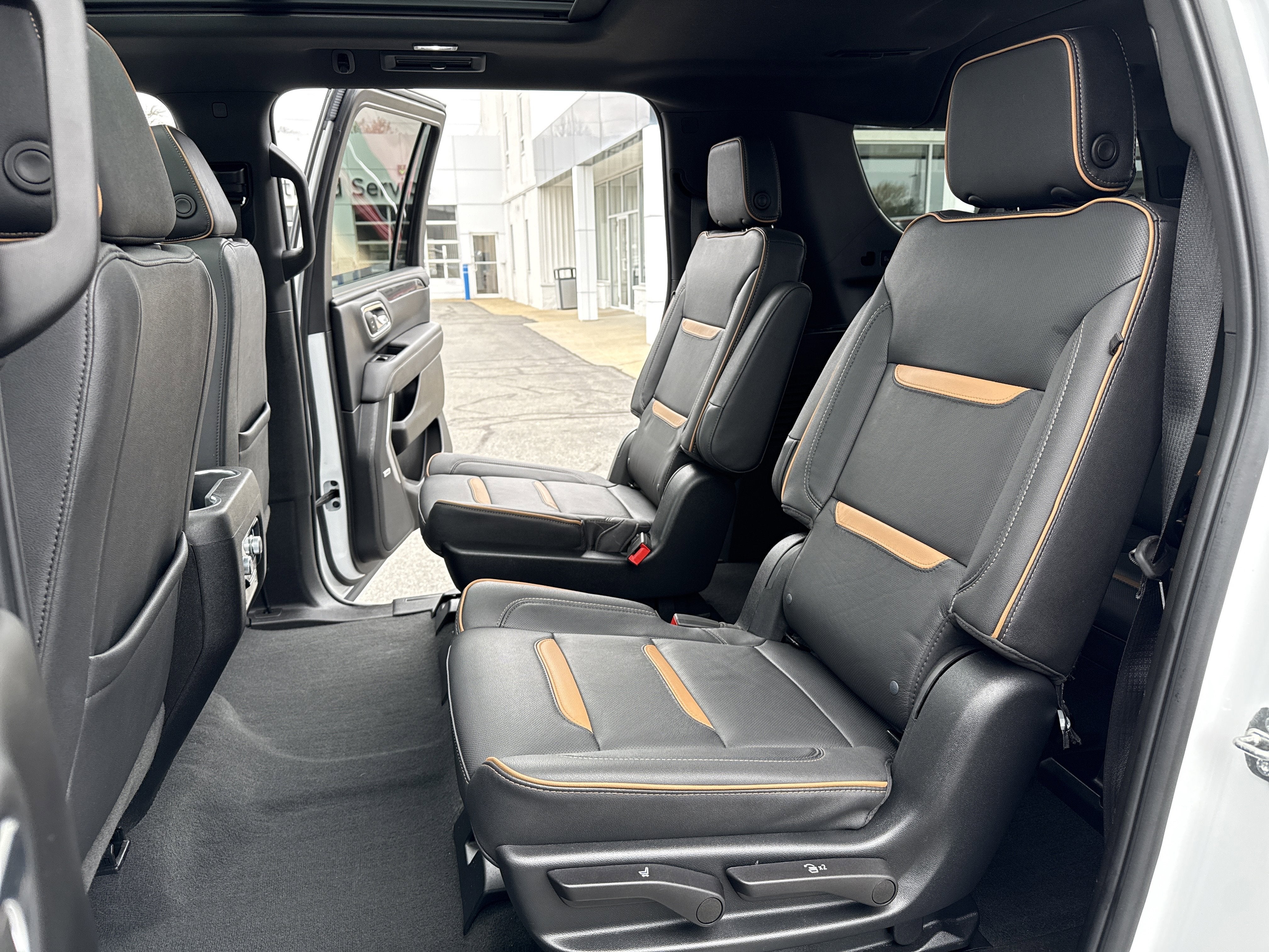 2023 GMC Yukon XL AT4