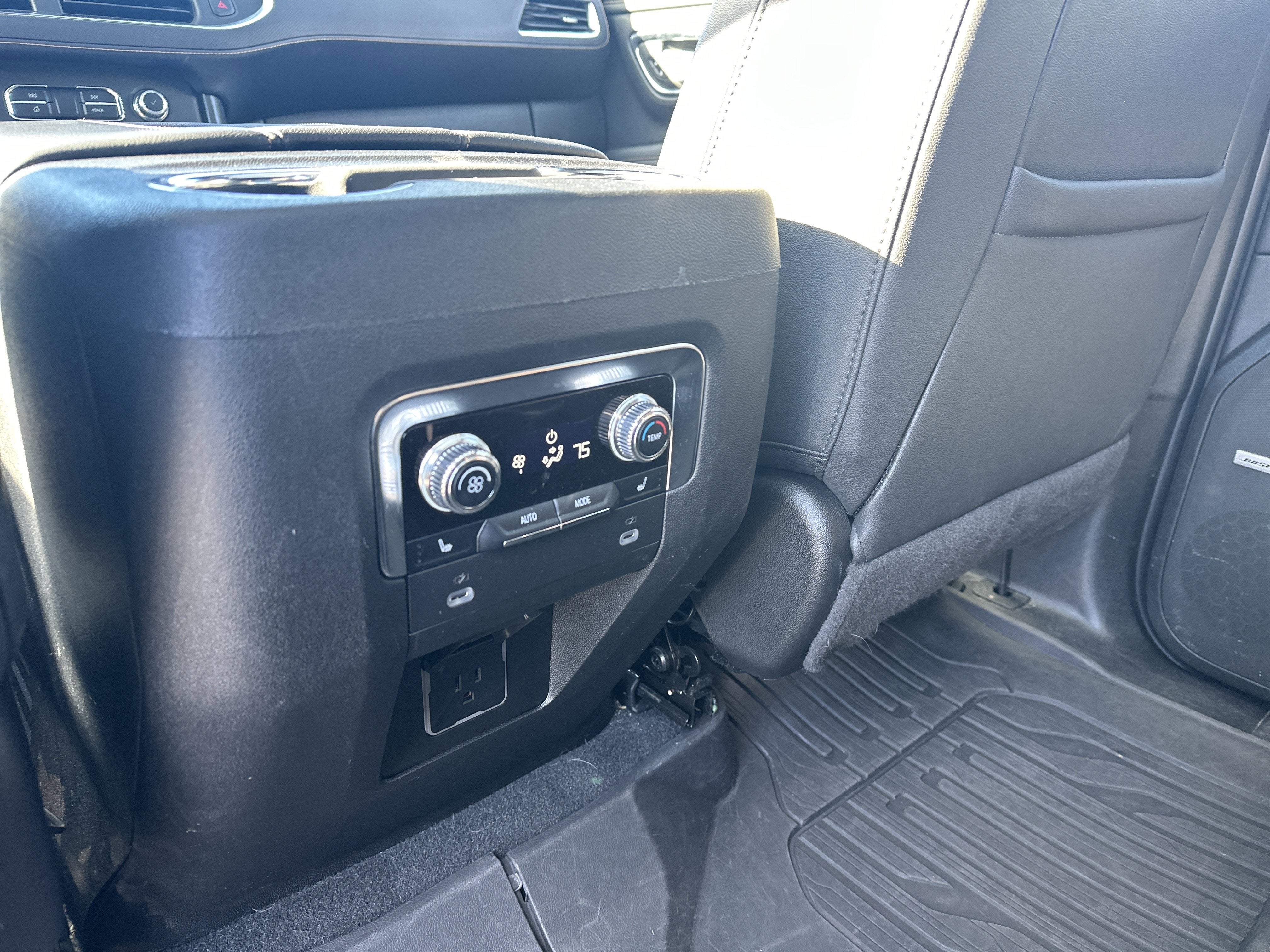 2024 GMC Yukon XL AT4