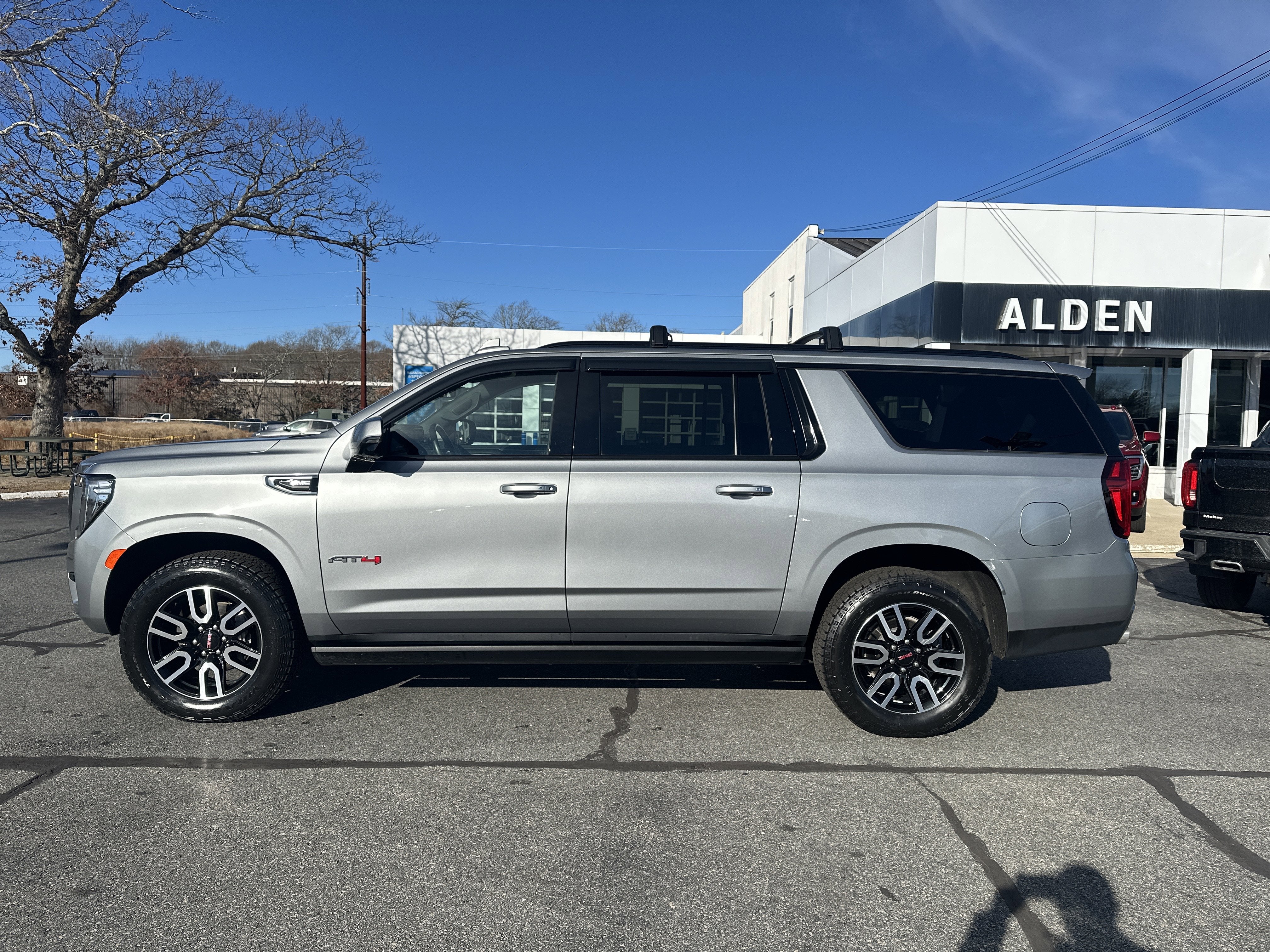 2024 GMC Yukon XL AT4