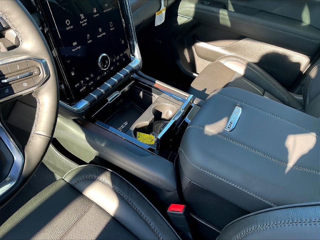 2027 GMC Yukon XL Denali - Photo 18