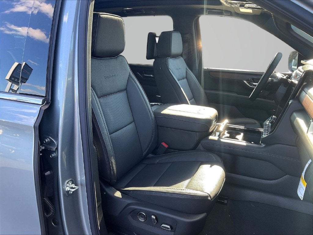 2027 GMC Yukon XL Denali - Photo 27