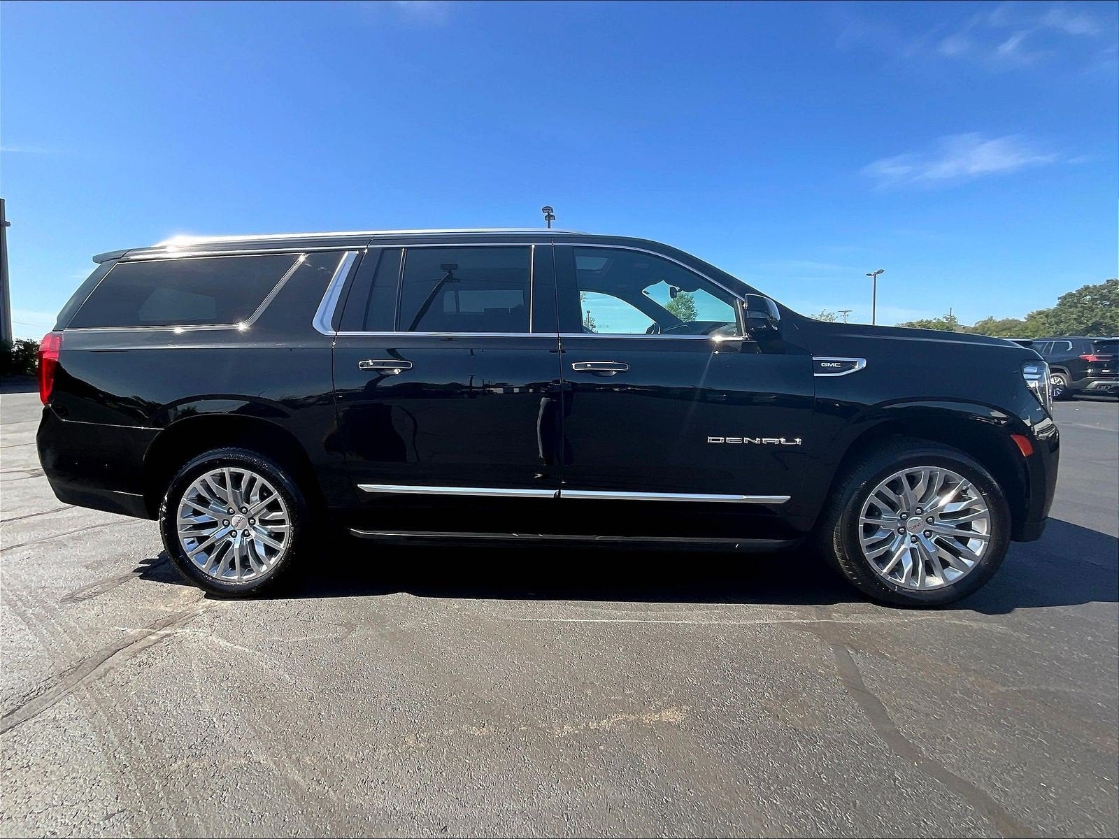 2023 GMC Yukon XL Denali