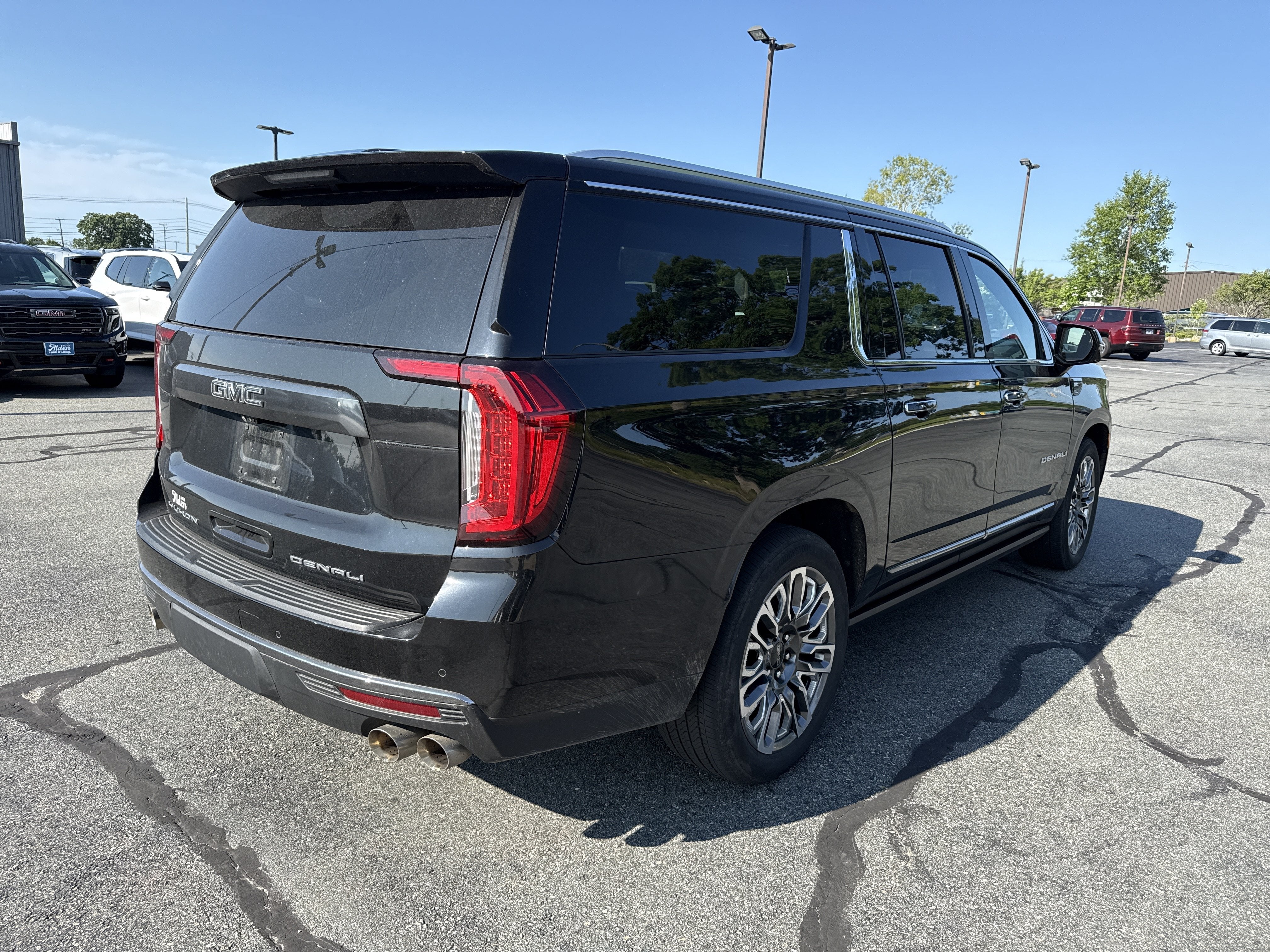 2024 GMC Yukon XL Denali Ultimate