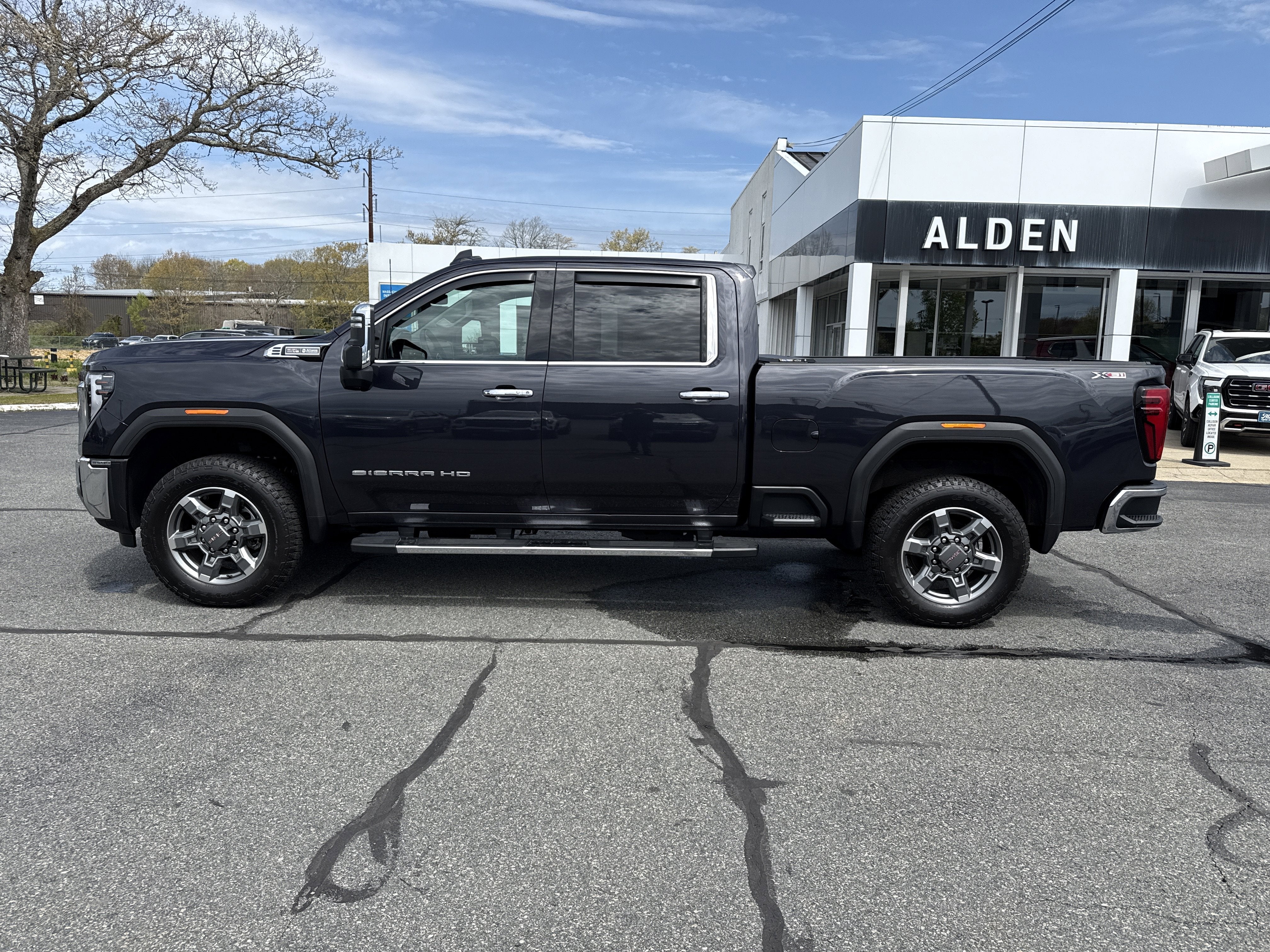 2025 GMC Sierra 2500 HD SLT