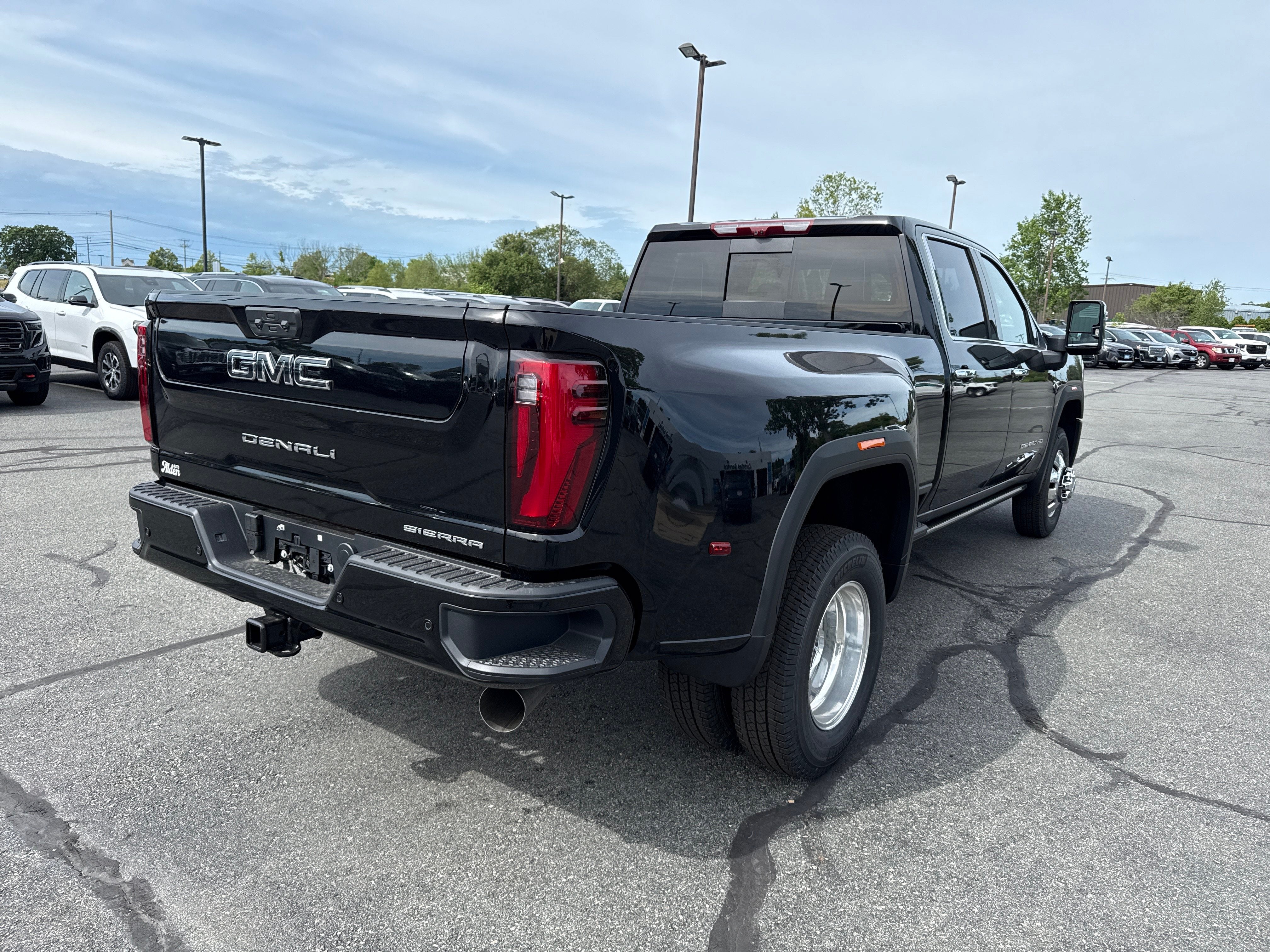 2026 GMC Sierra 3500 HD Denali Ultimate DRW