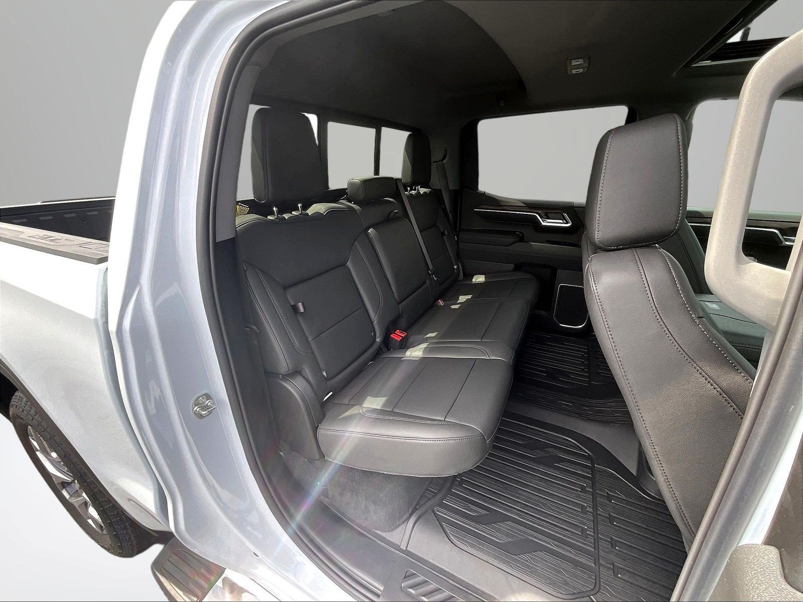 2026 GMC Sierra 1500 SLT - Photo 22