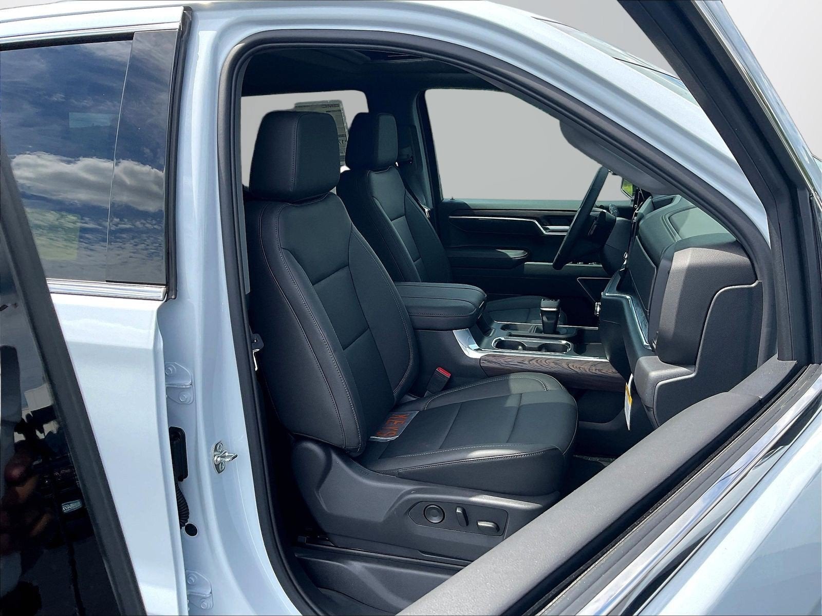 2026 GMC Sierra 1500 SLT - Photo 25