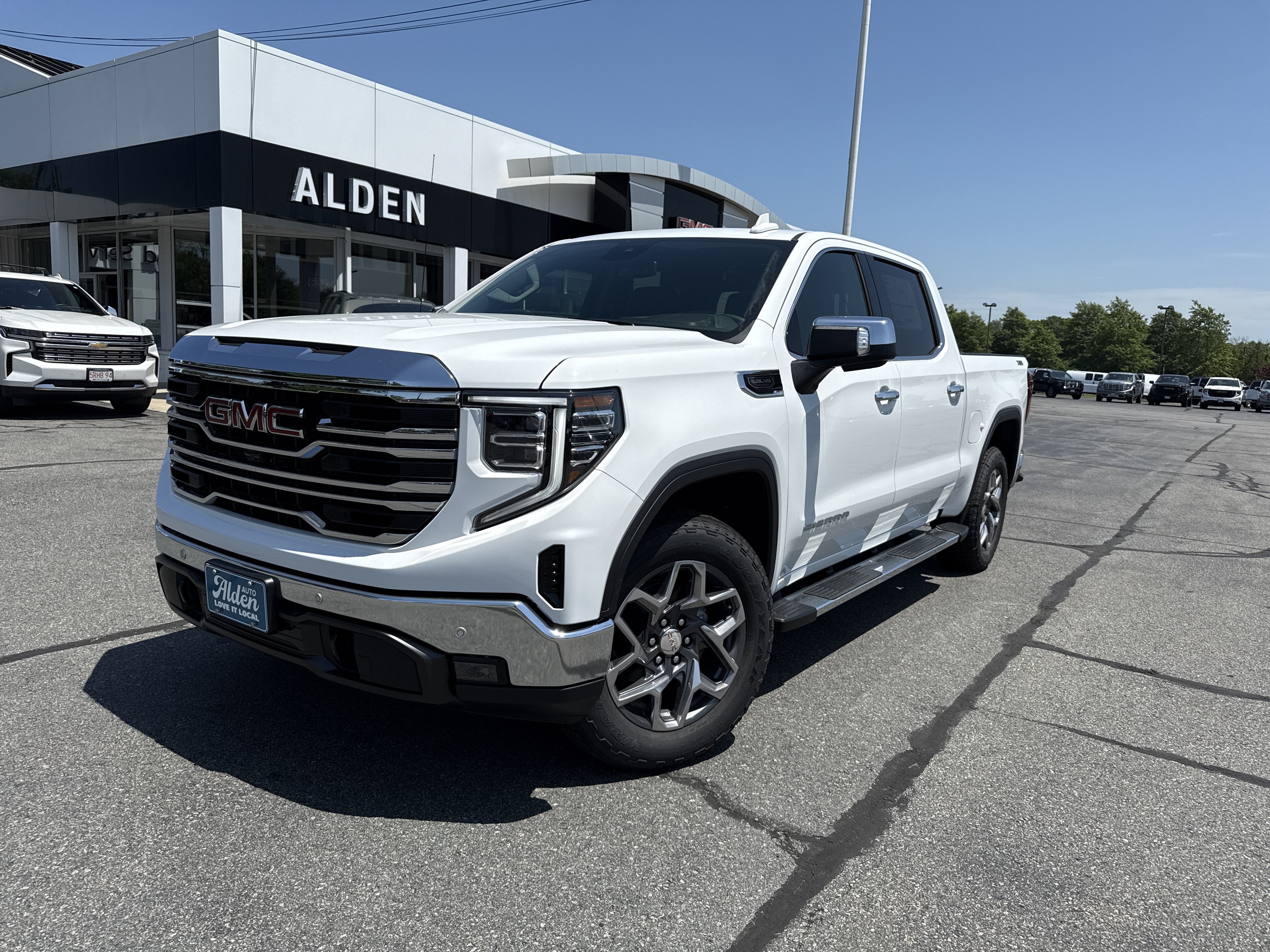 2026 GMC Sierra 1500 SLT