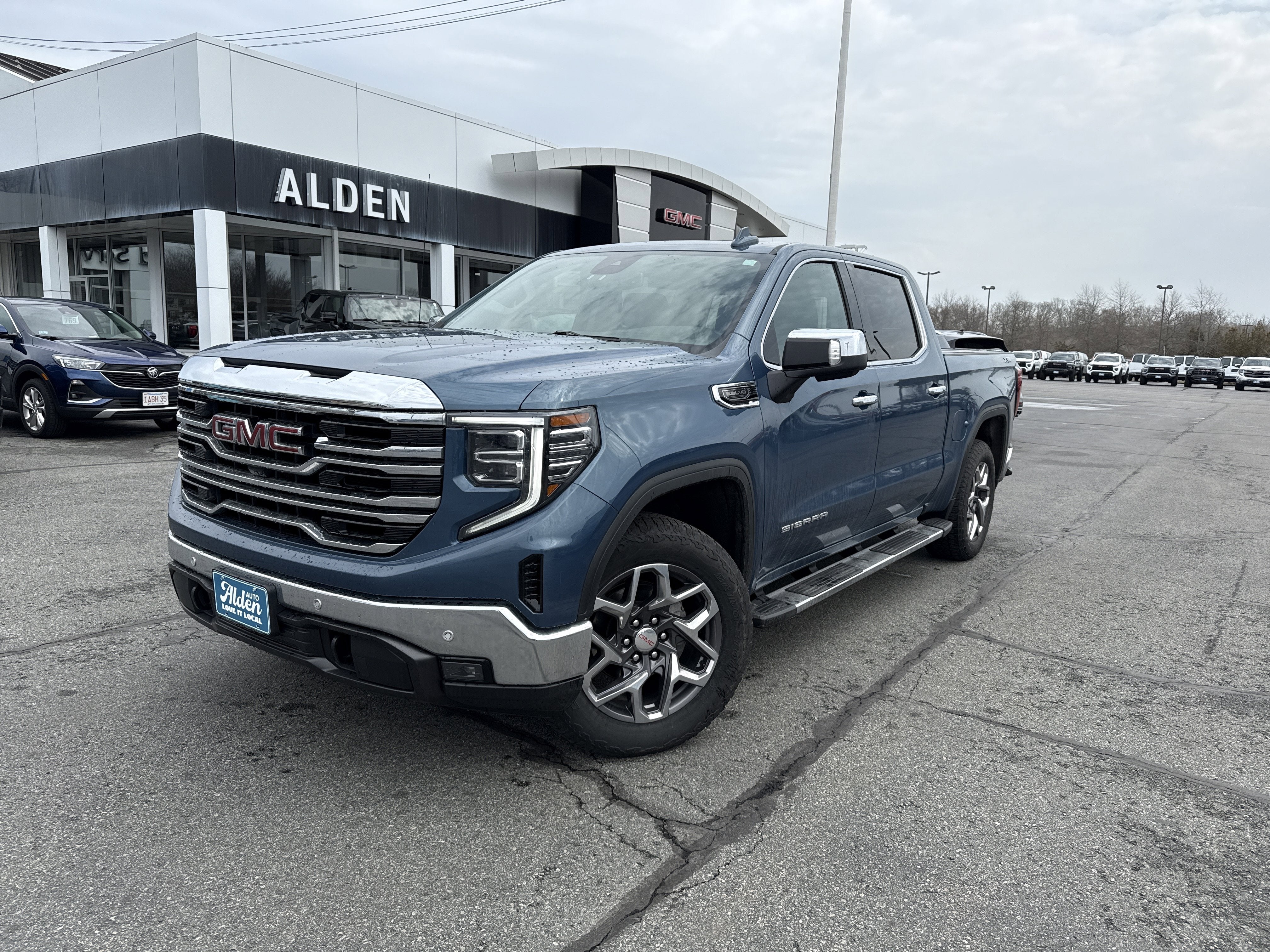 2024 GMC Sierra 1500 SLT
