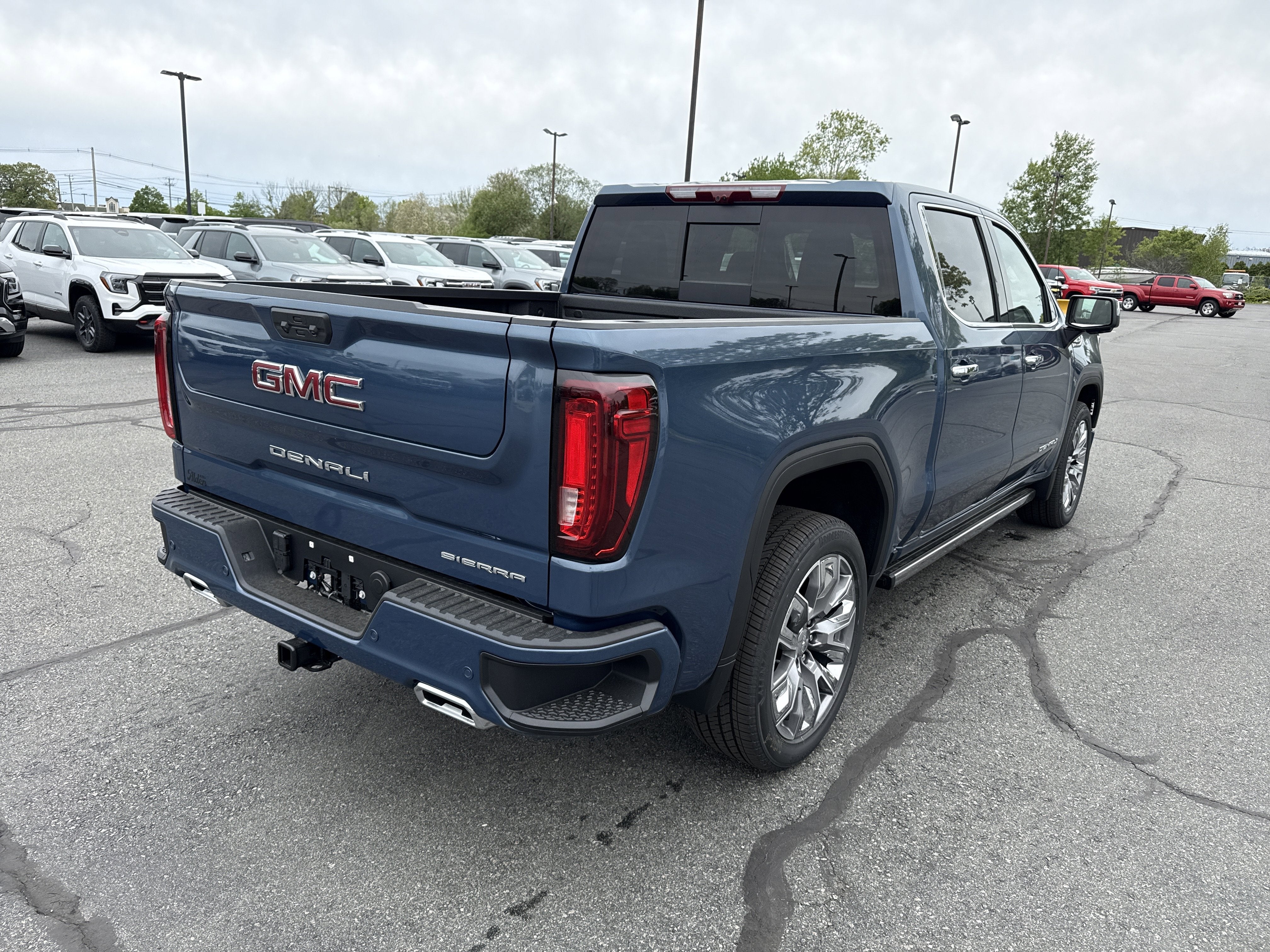2026 GMC Sierra 1500 Denali - Photo 10