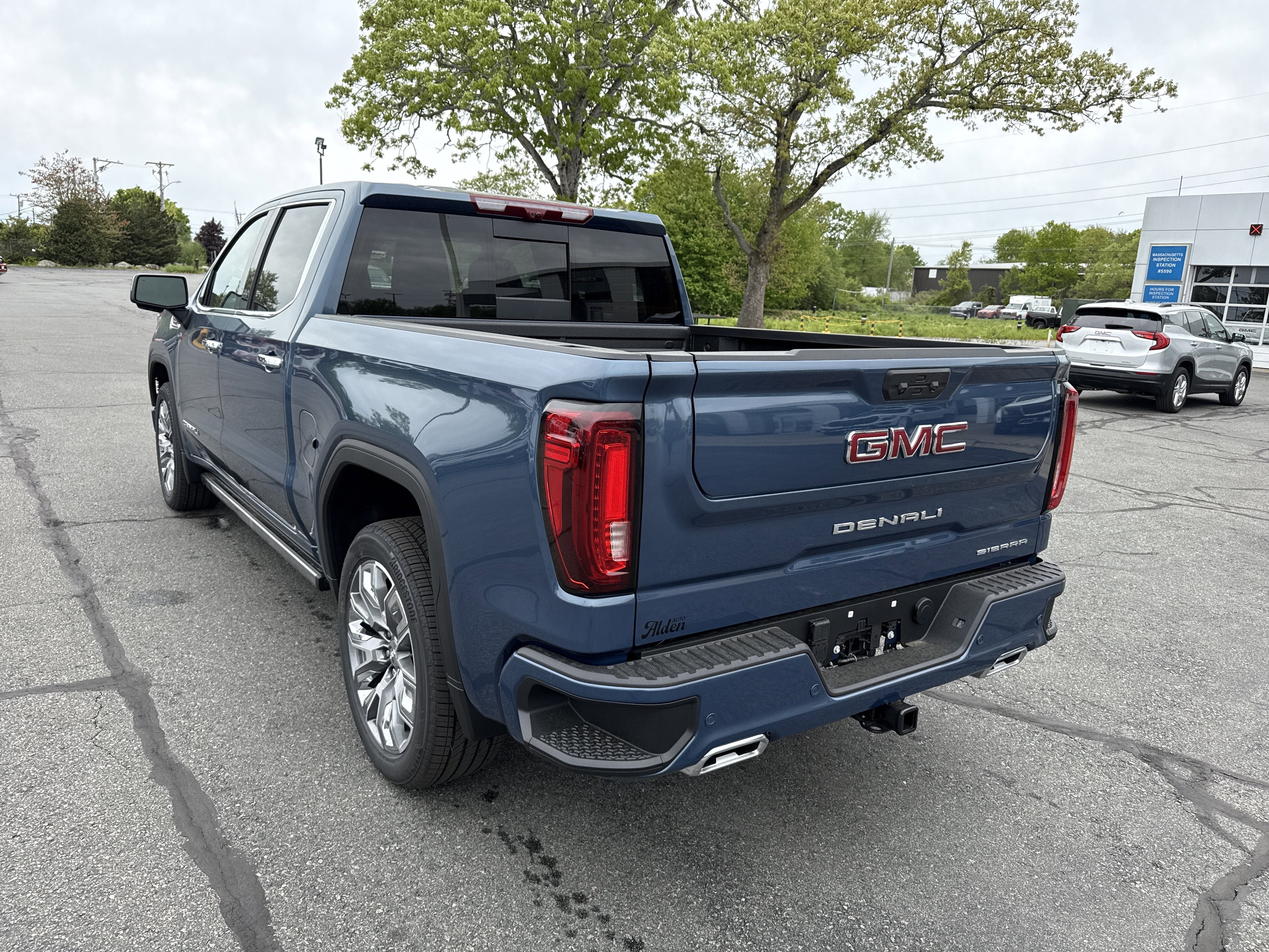 2026 GMC Sierra 1500 Denali - Photo 9