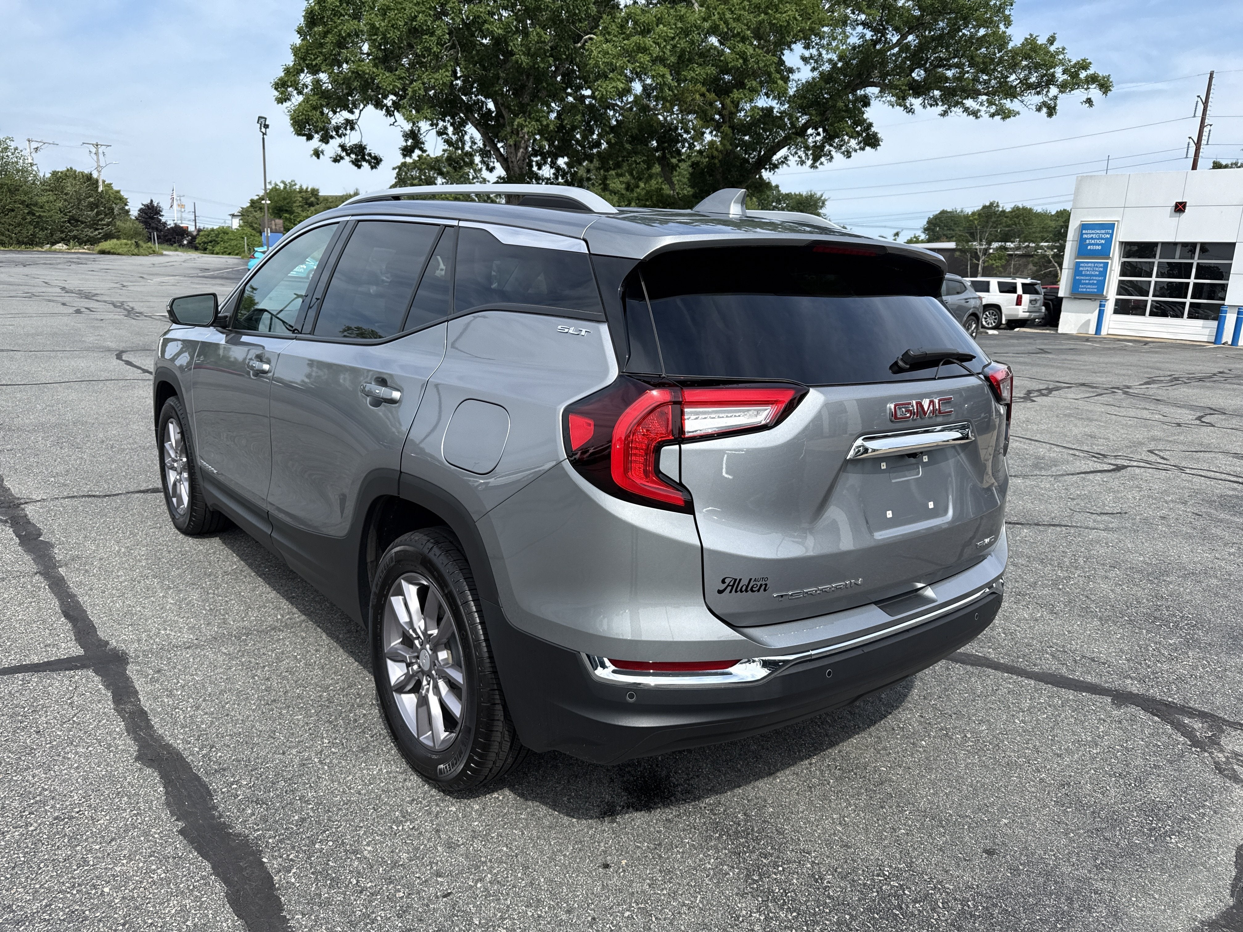 2023 GMC Terrain SLT