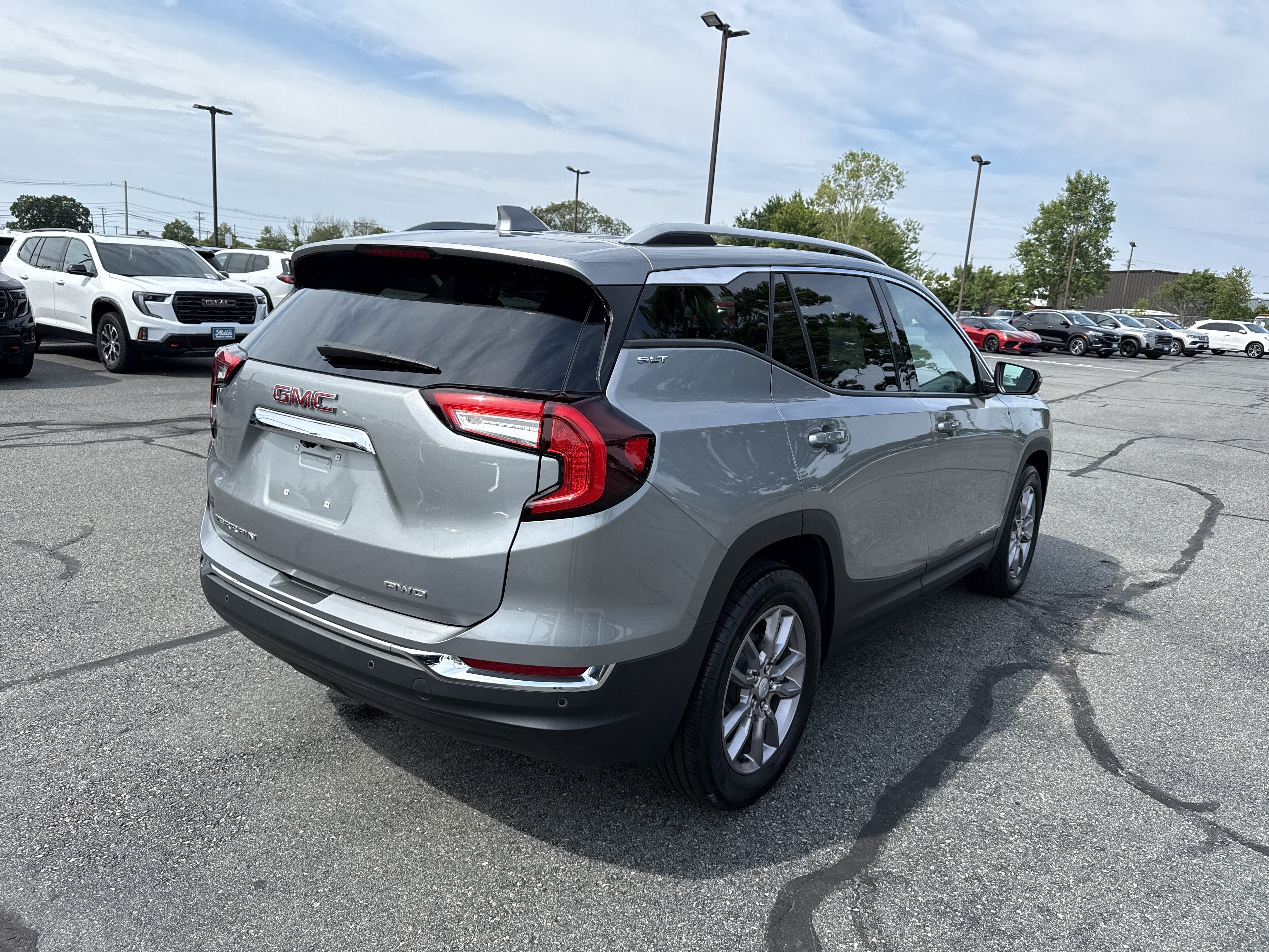 2023 GMC Terrain SLT