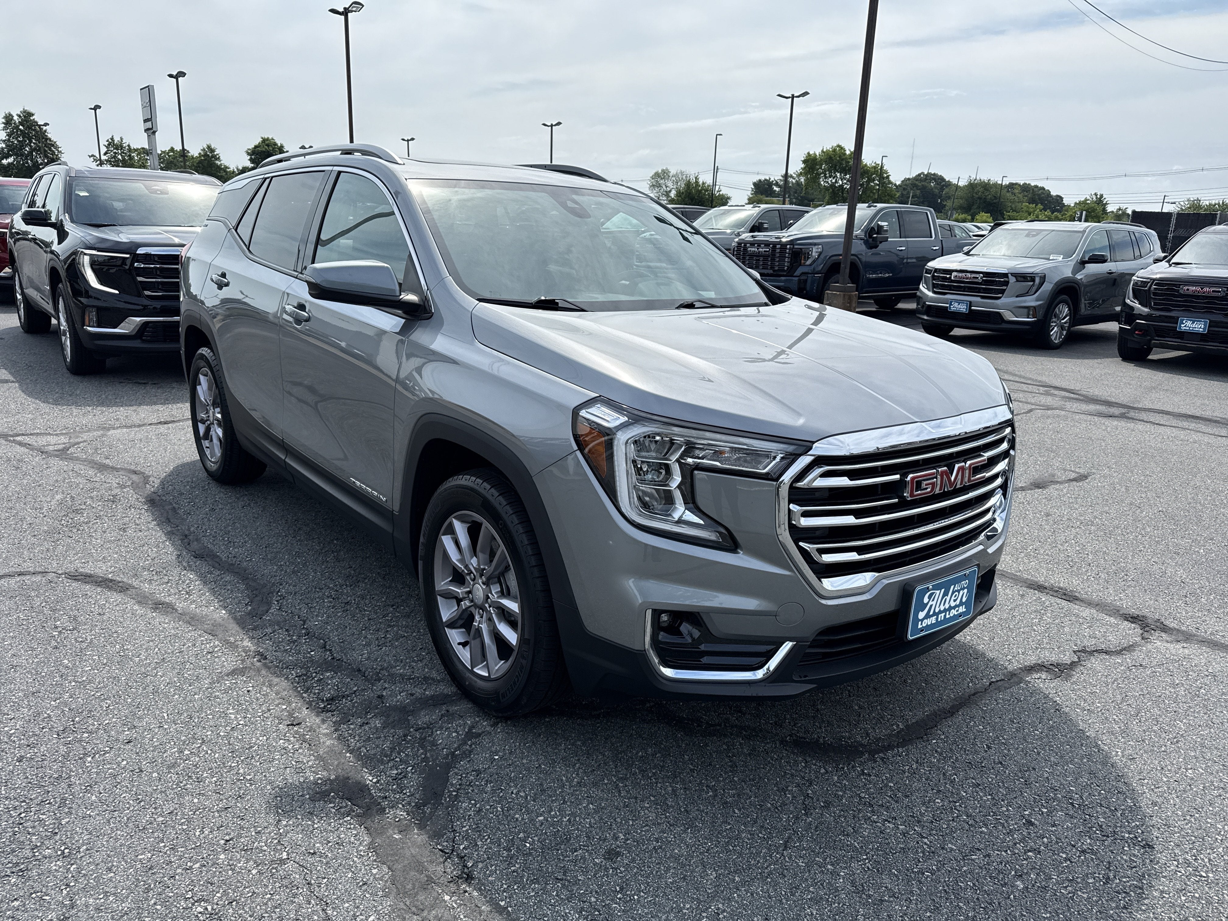 2023 GMC Terrain SLT