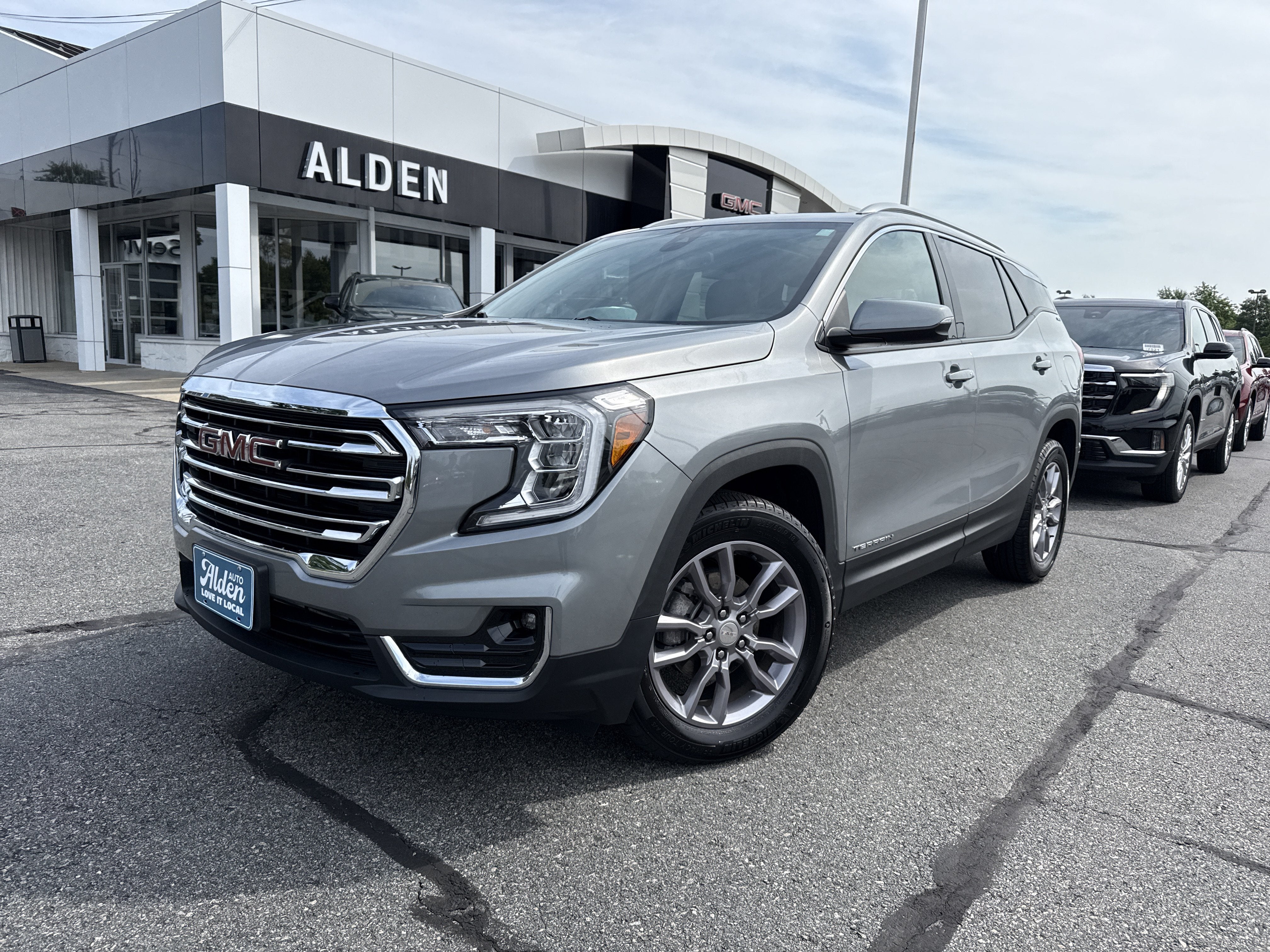 2023 GMC Terrain SLT