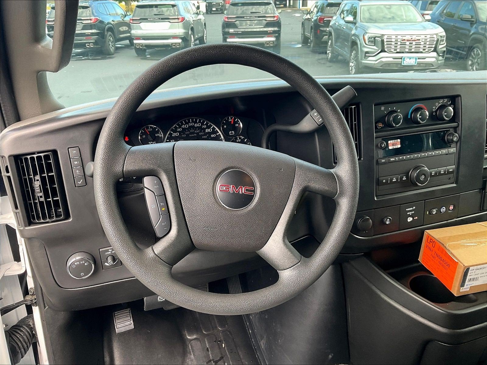 2026 GMC Savana Cutaway 3500 1WT