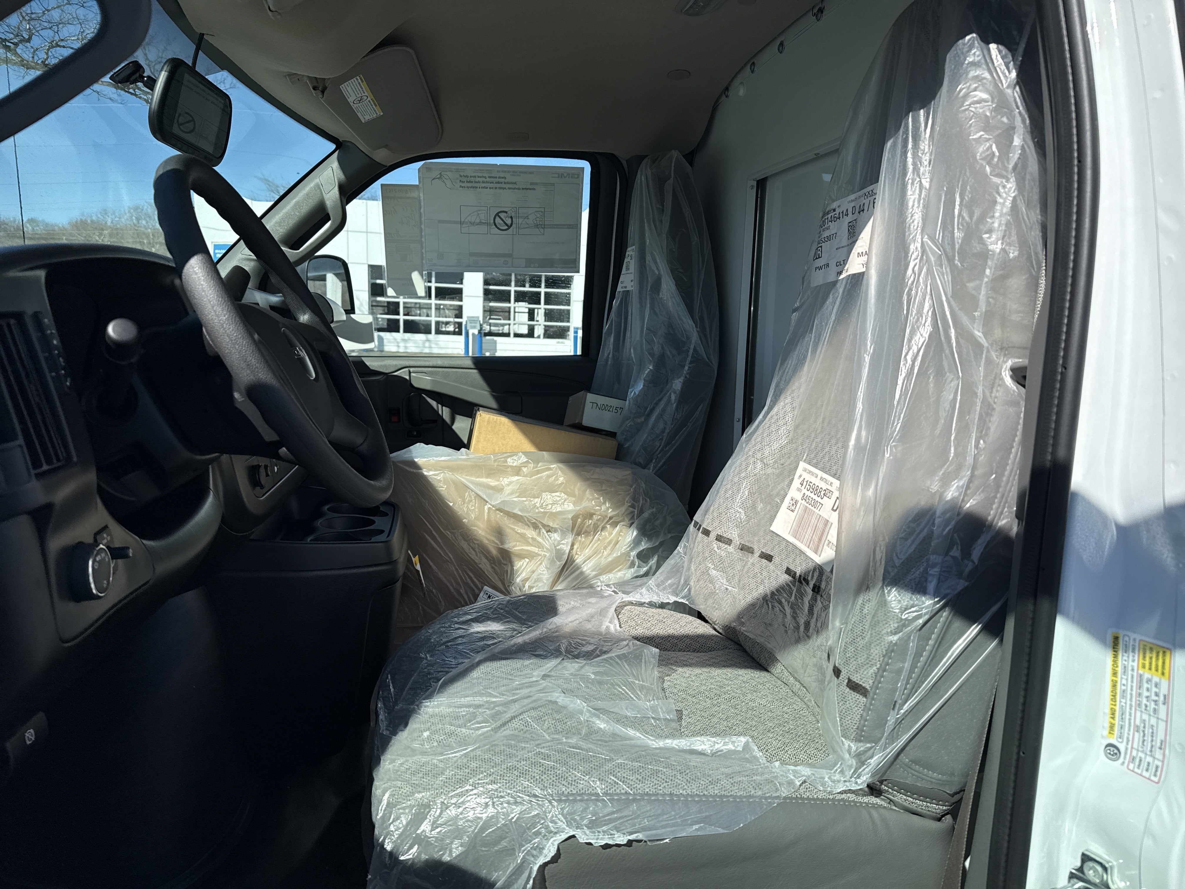 2026 GMC Savana Cutaway 3500 1WT