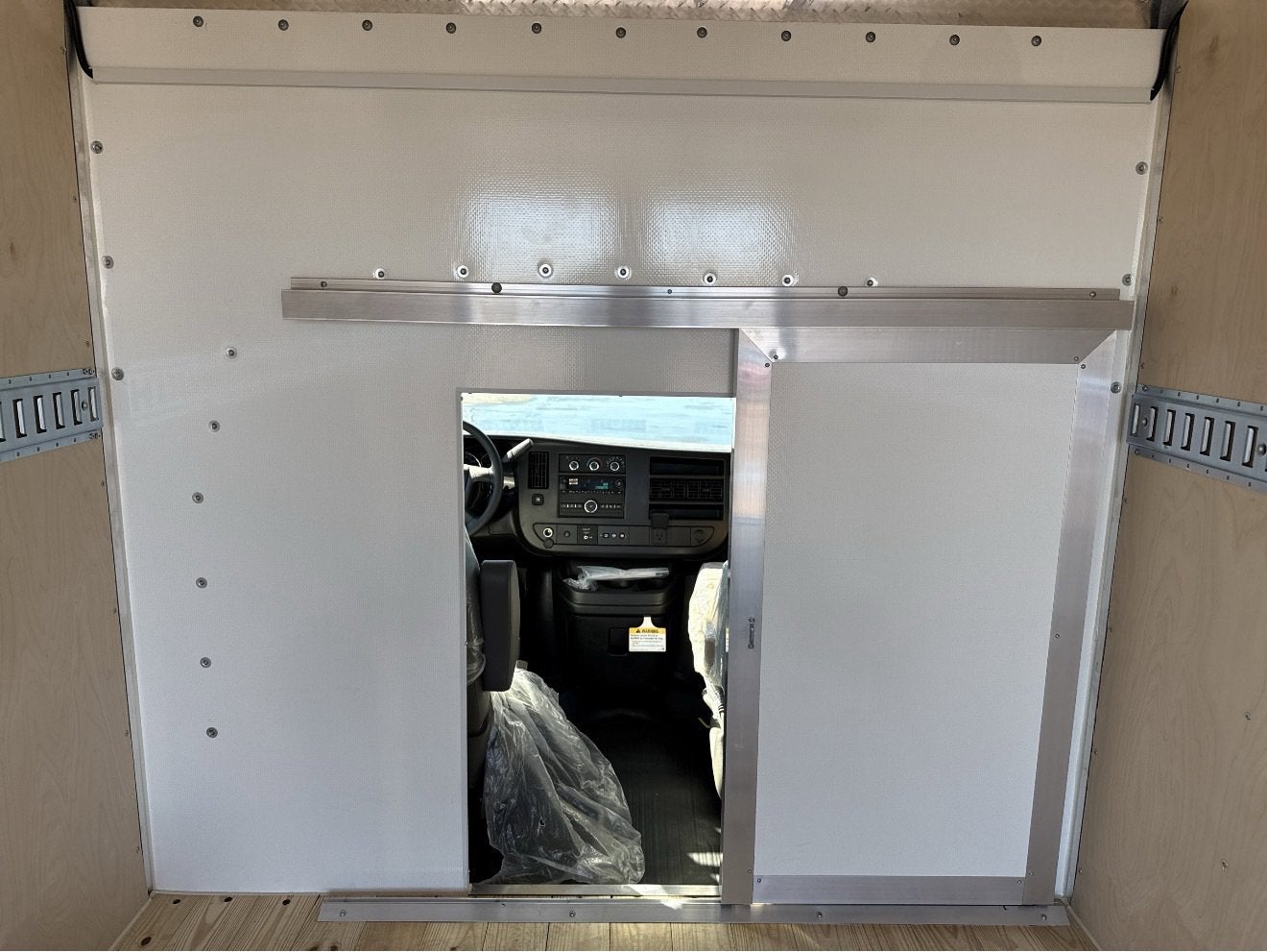 2026 GMC Savana Cutaway 3500 1WT