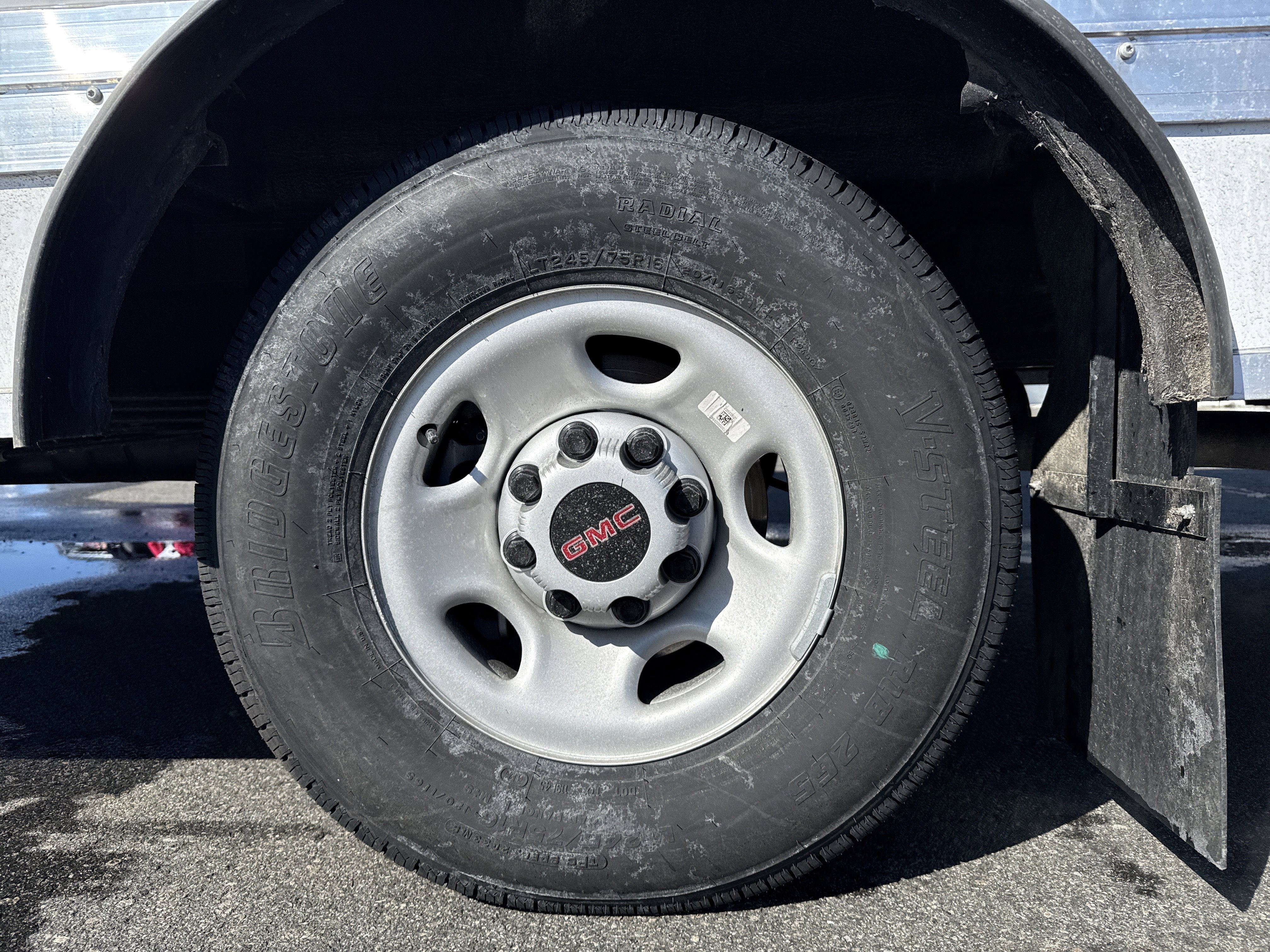 2026 GMC Savana Cutaway 3500 1WT